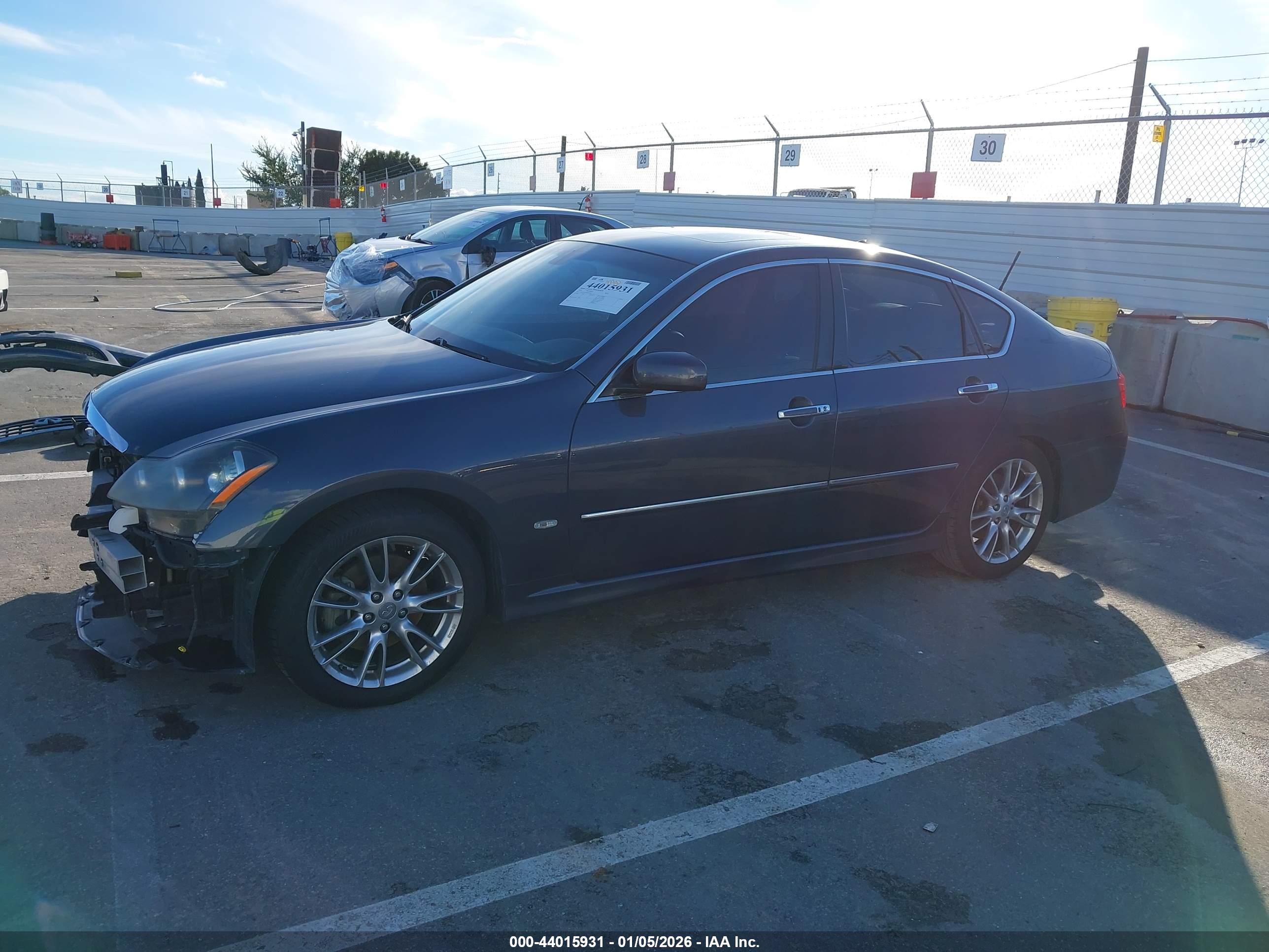 INFINITI M35 image 2