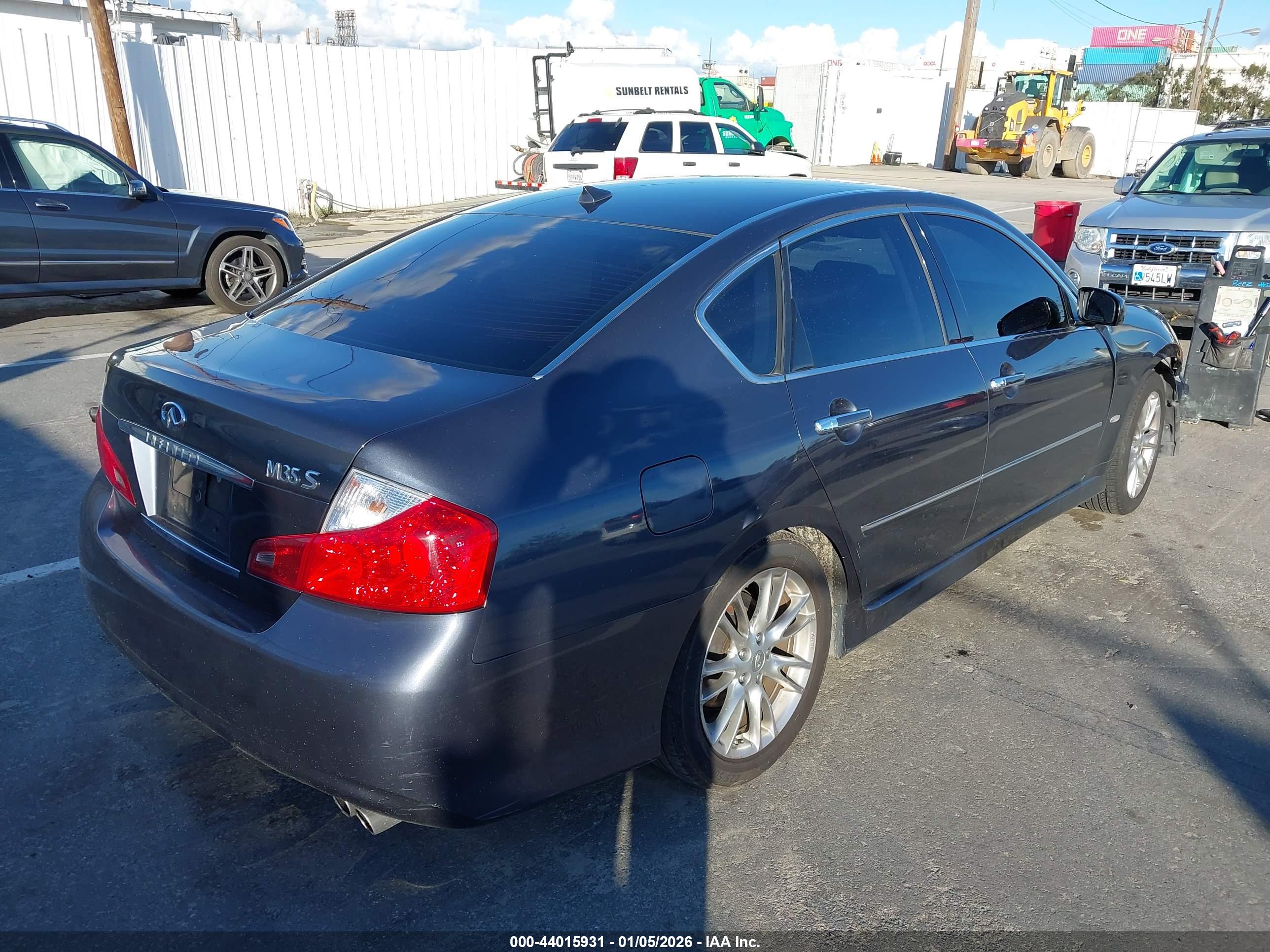 INFINITI M35 image 4