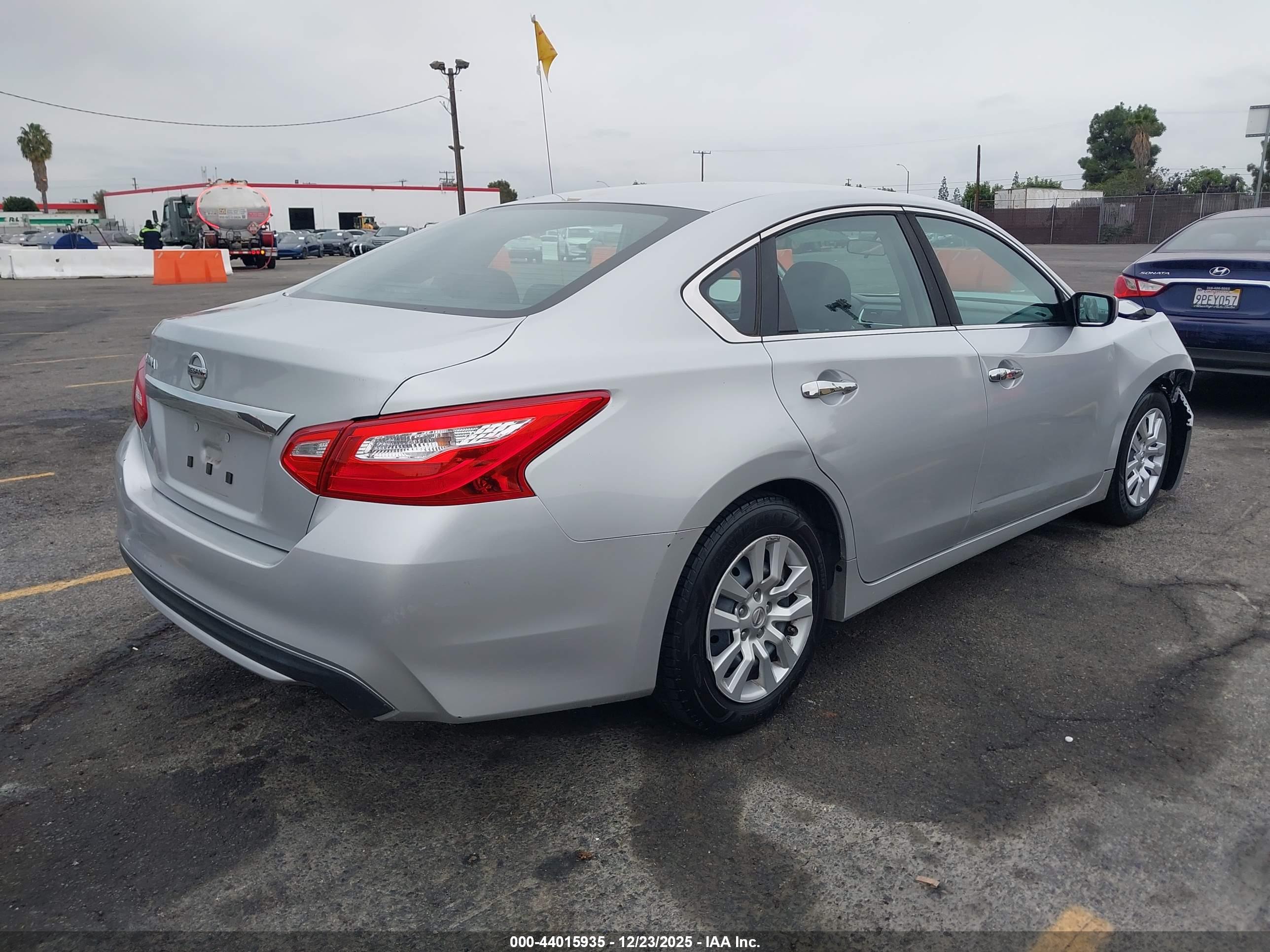 NISSAN ALTIMA image 4