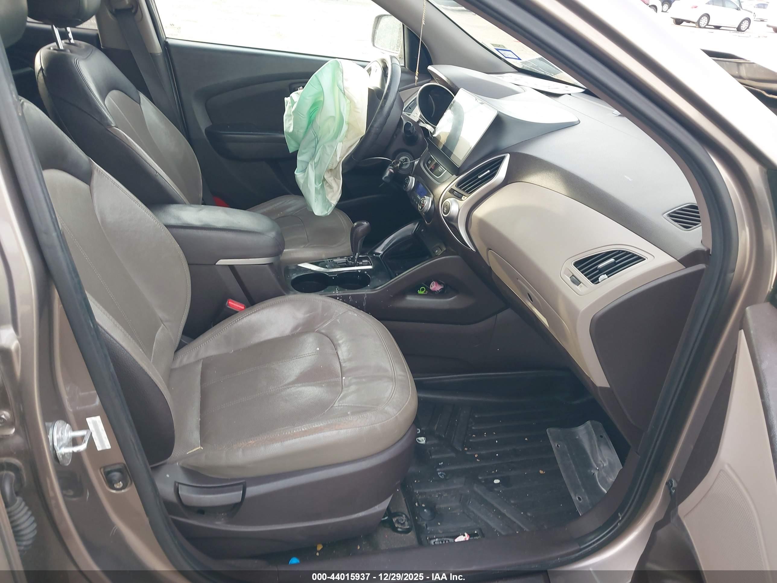 HYUNDAI TUCSON image 5