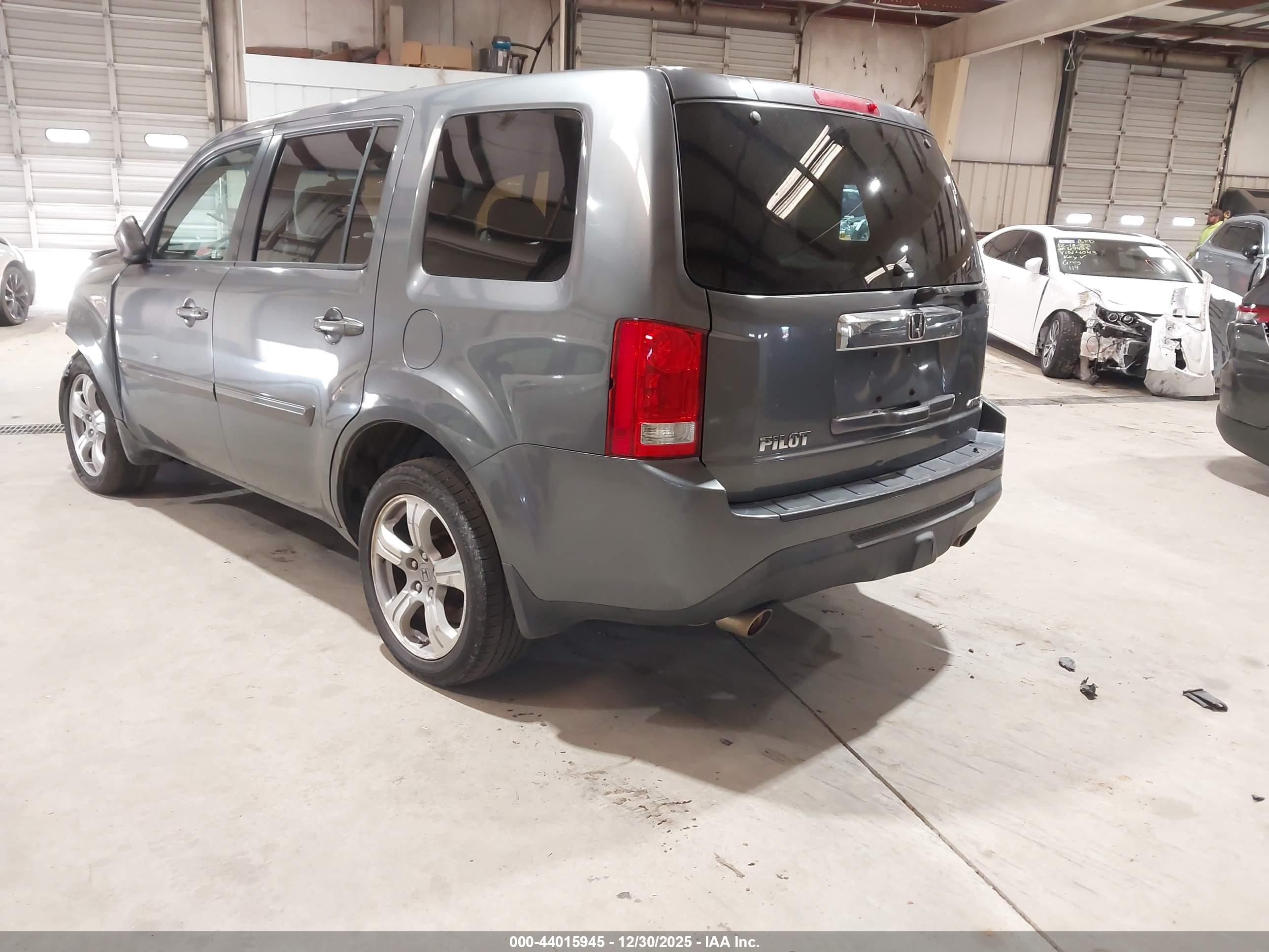 HONDA PILOT image 3