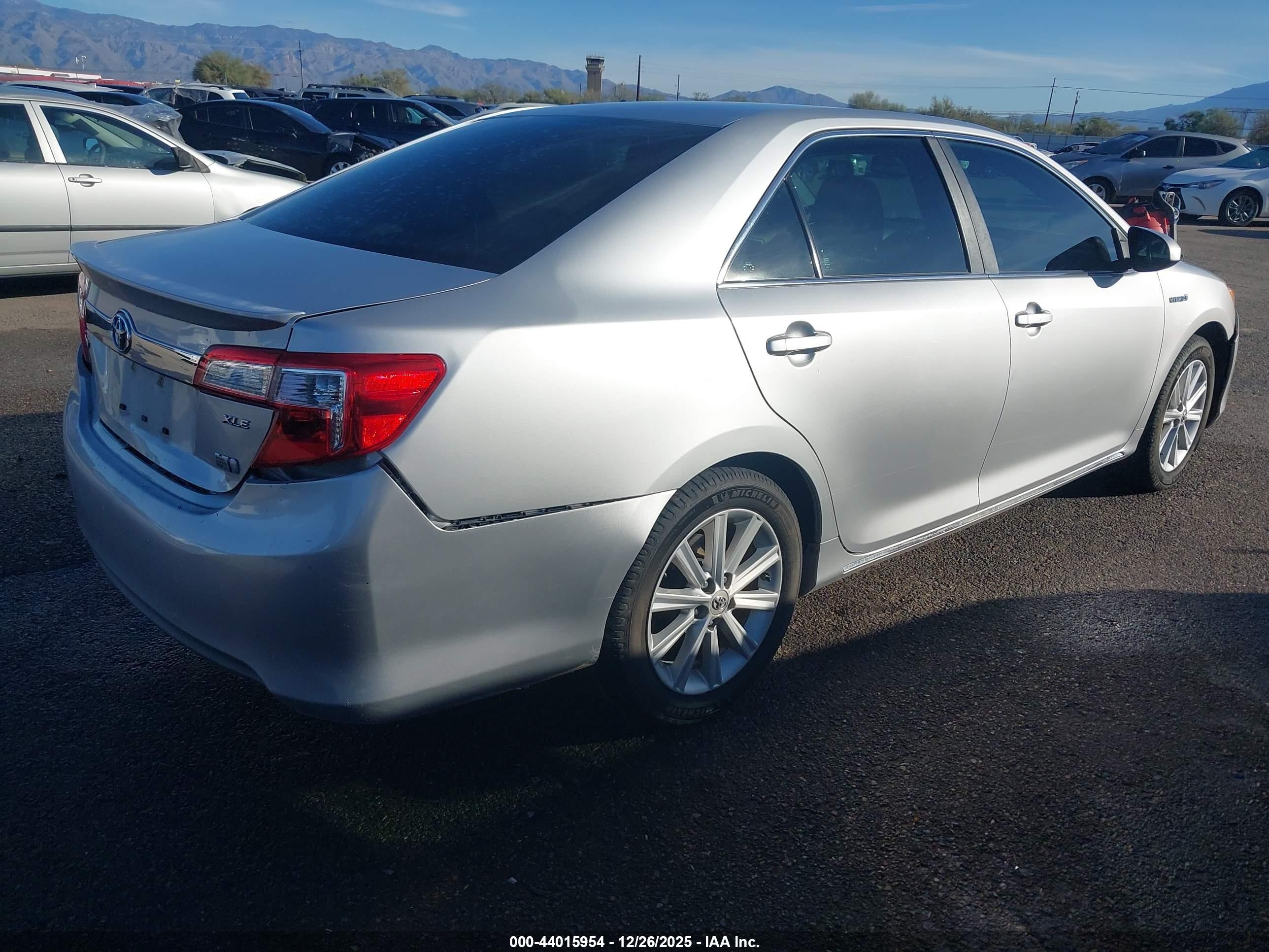 TOYOTA CAMRY image 4