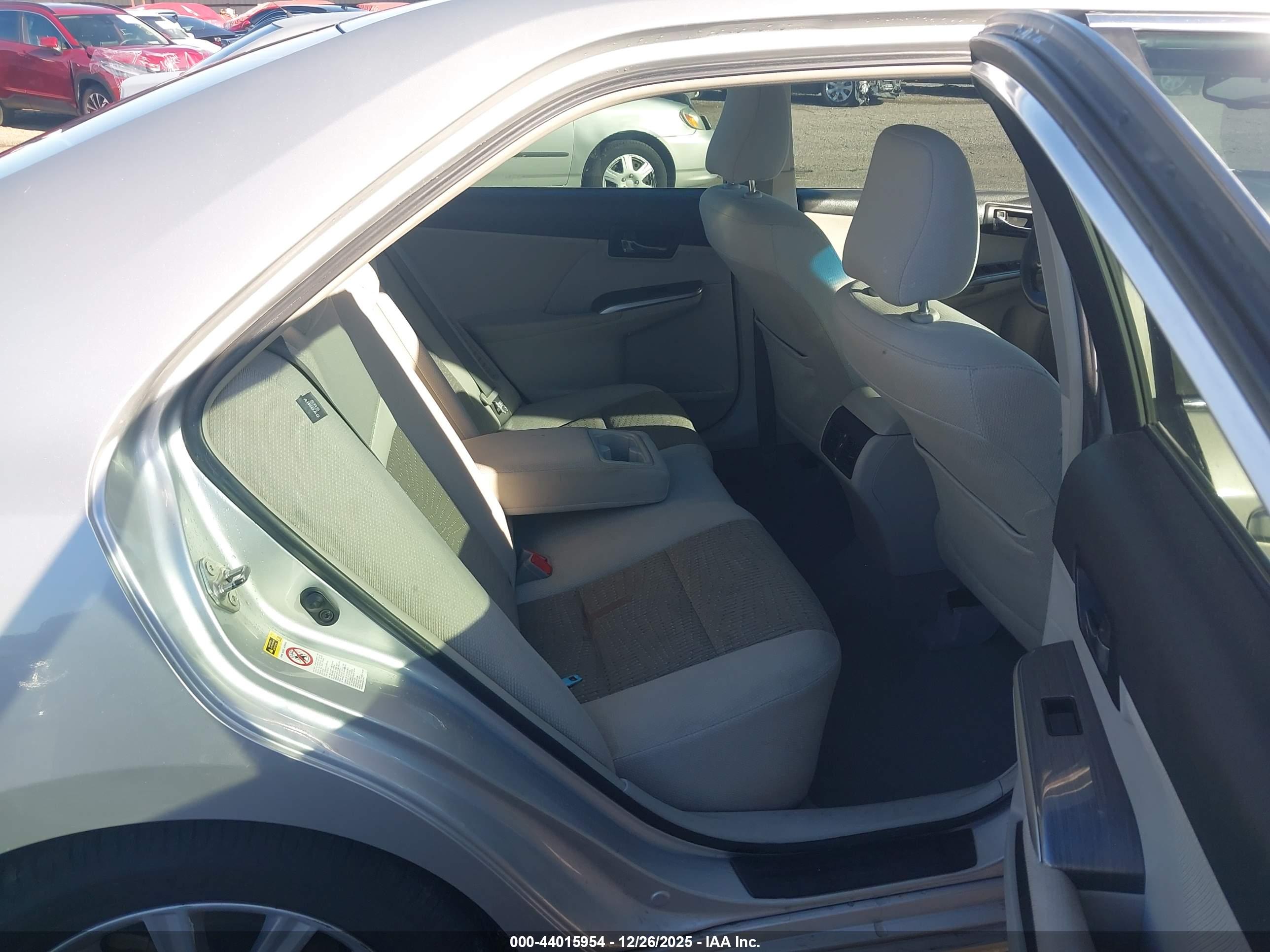 TOYOTA CAMRY image 8