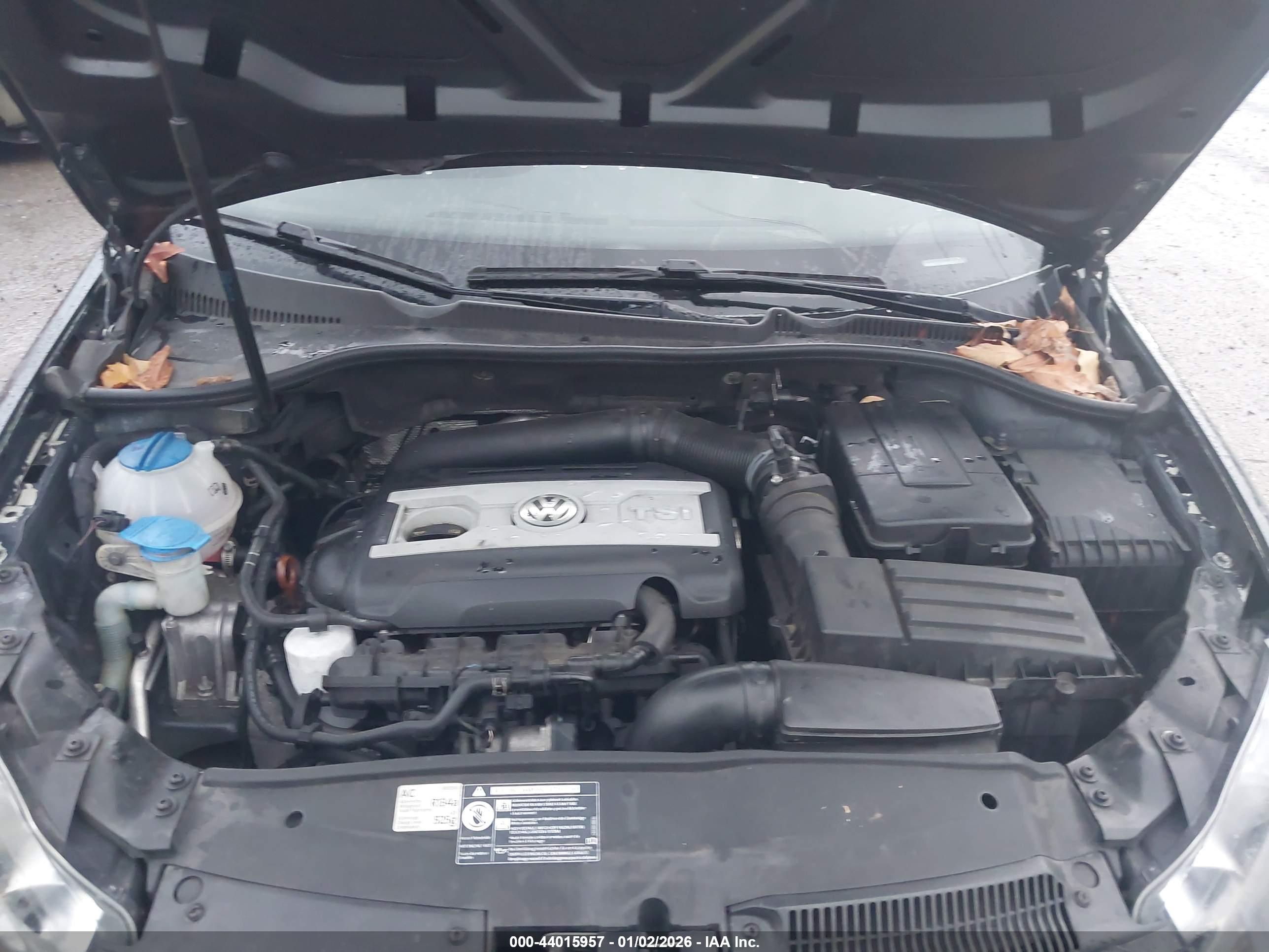 VOLKSWAGEN GTI image 10