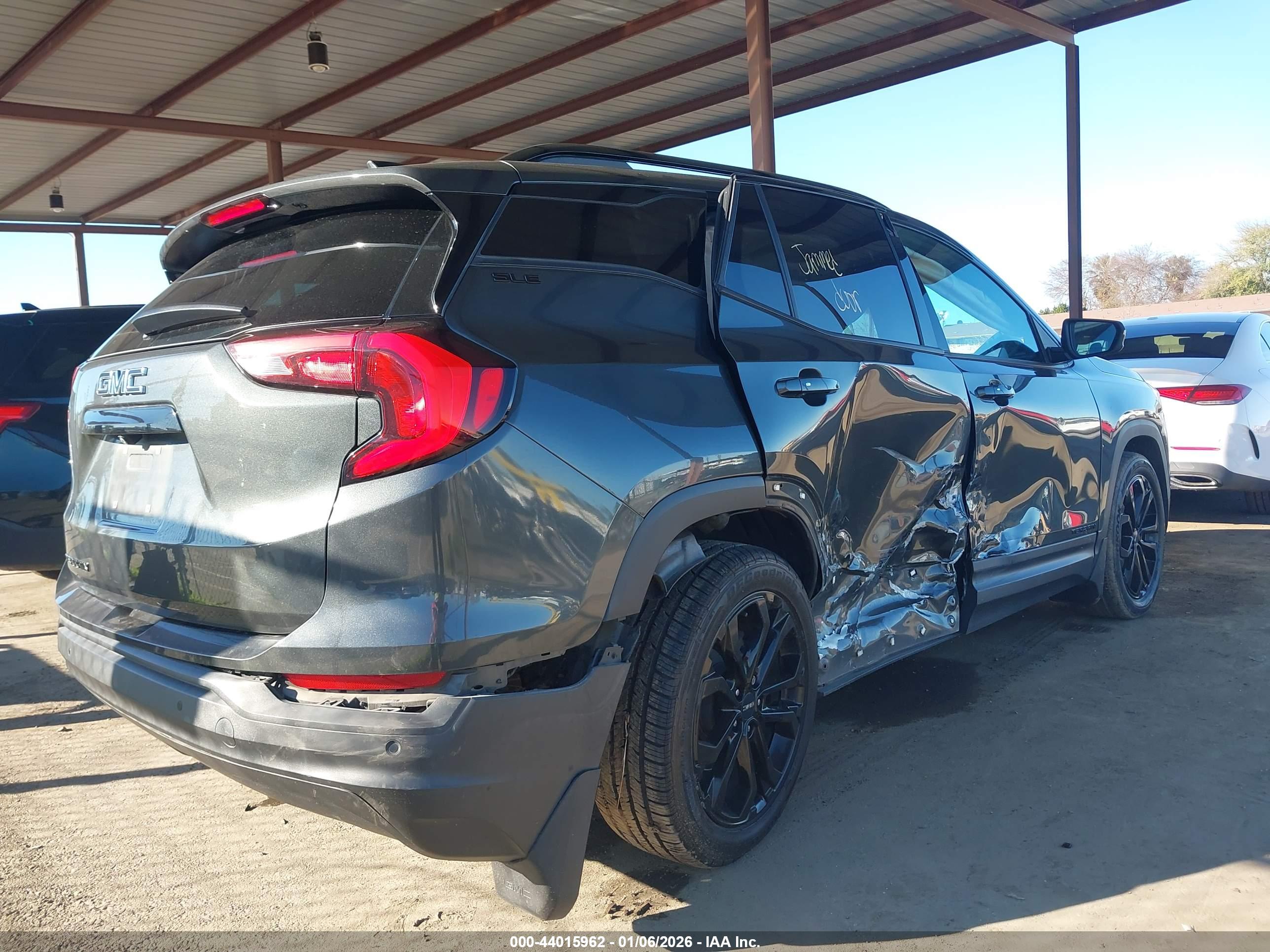 GMC TERRAIN image 4