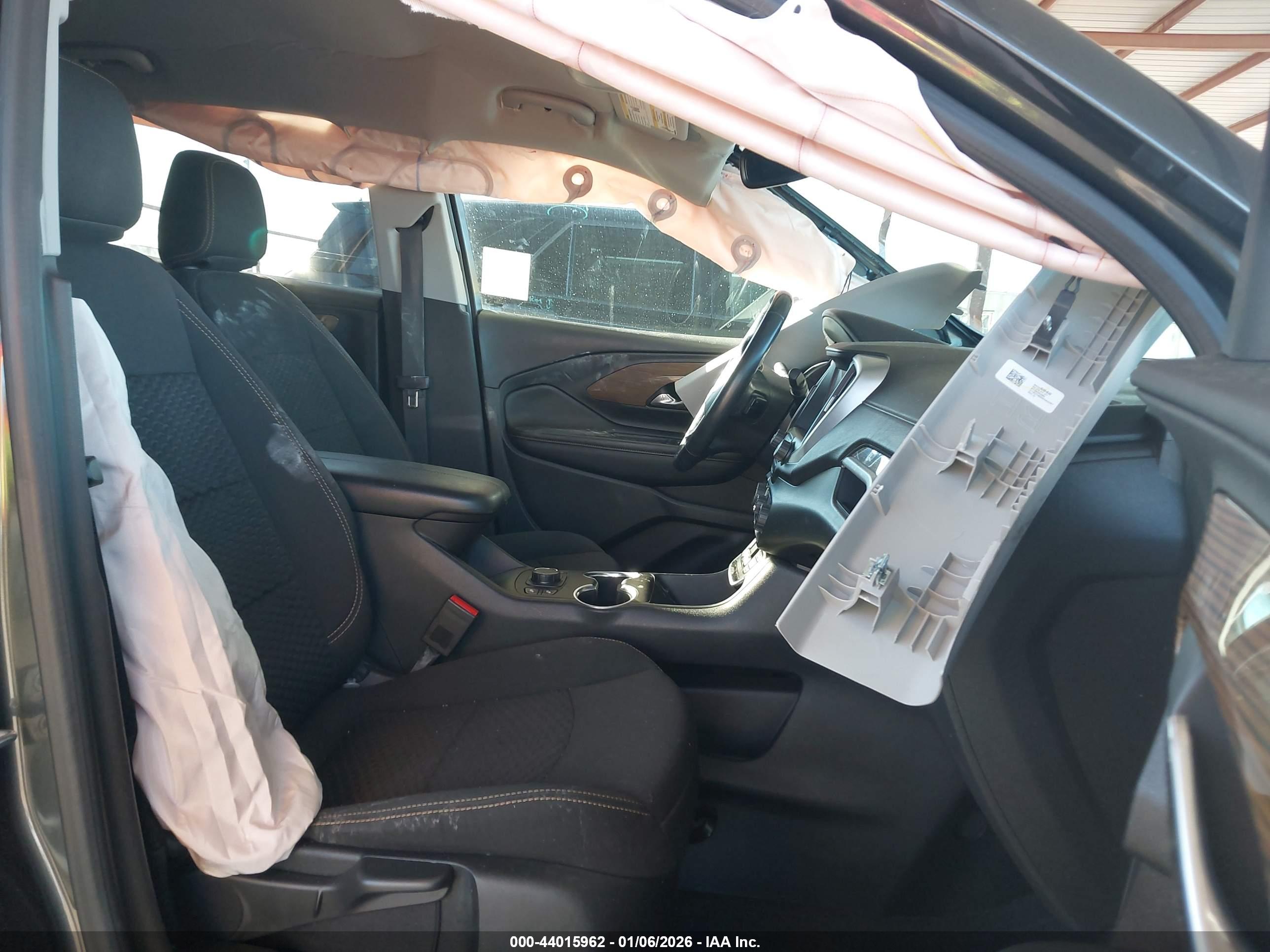GMC TERRAIN image 5