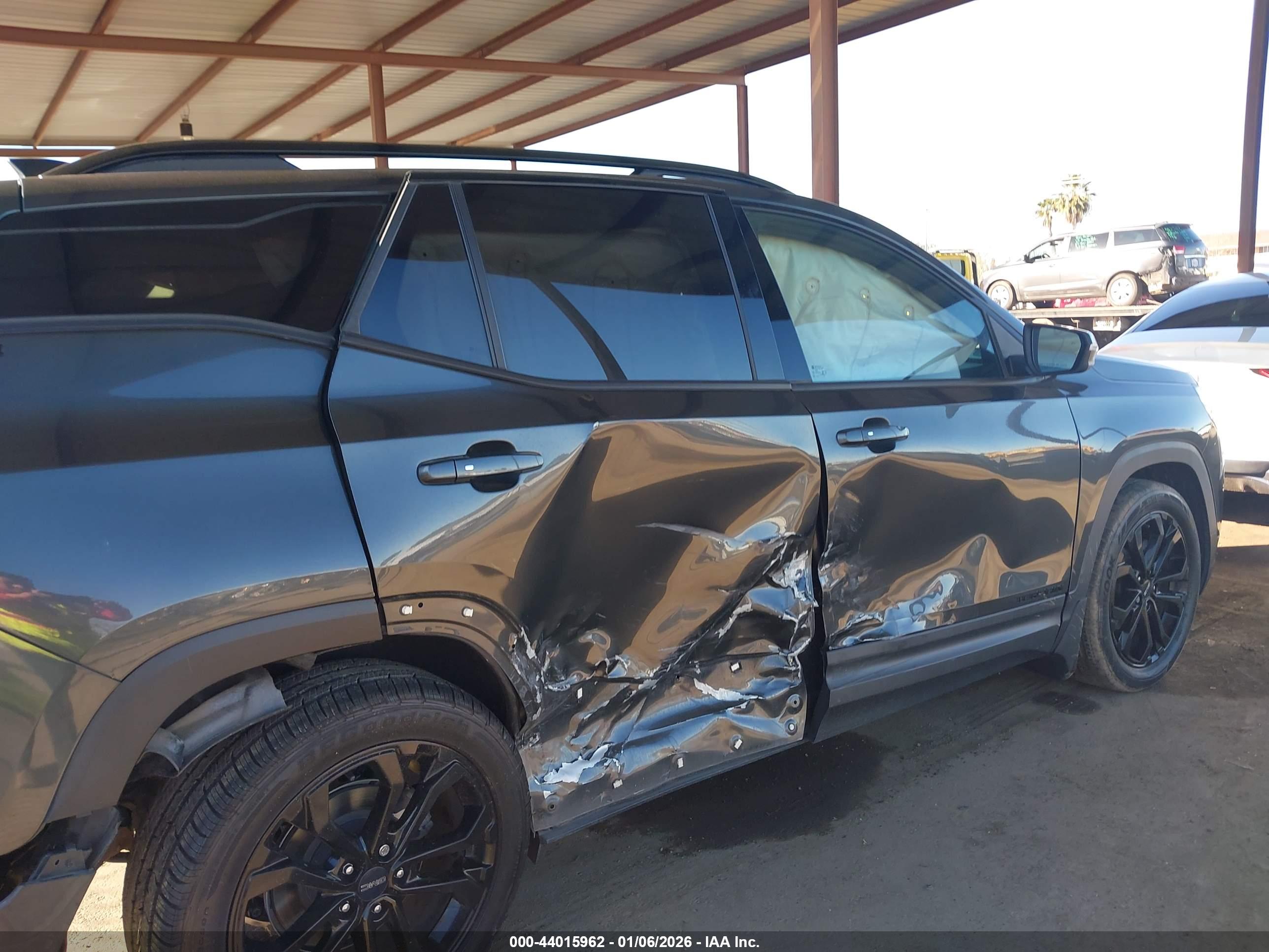 GMC TERRAIN image 6