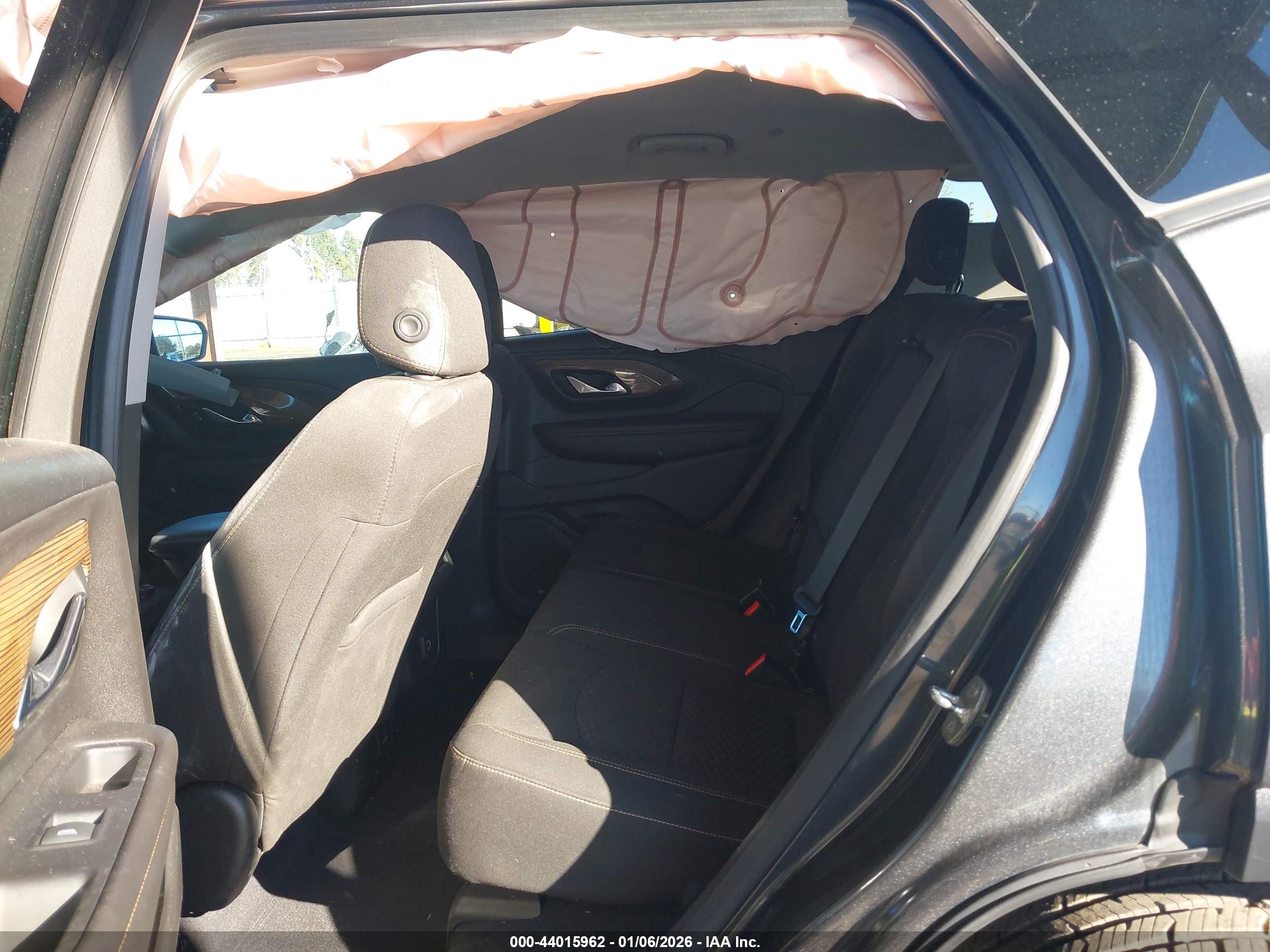 GMC TERRAIN image 8