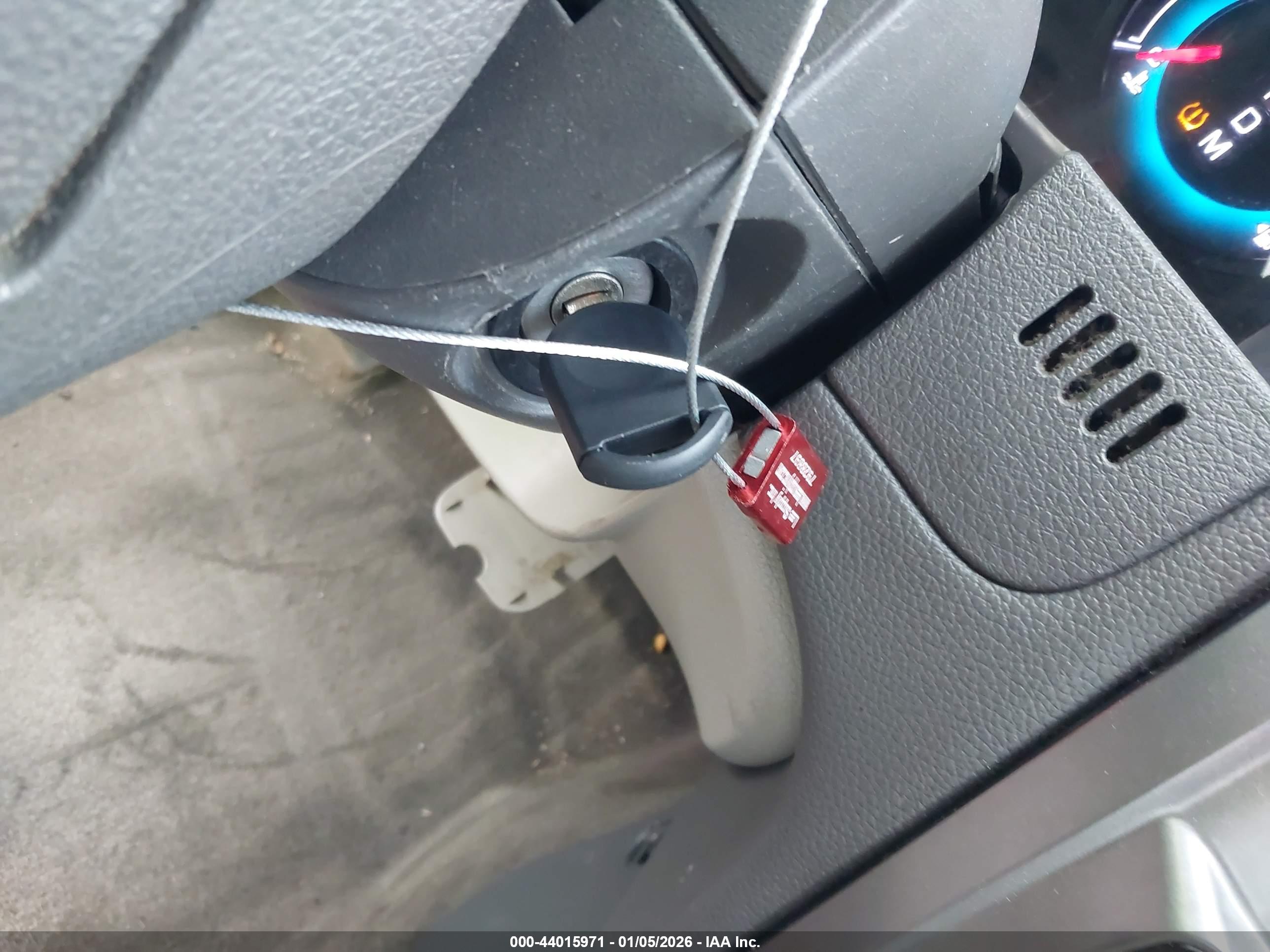 FORD FUSION image 11