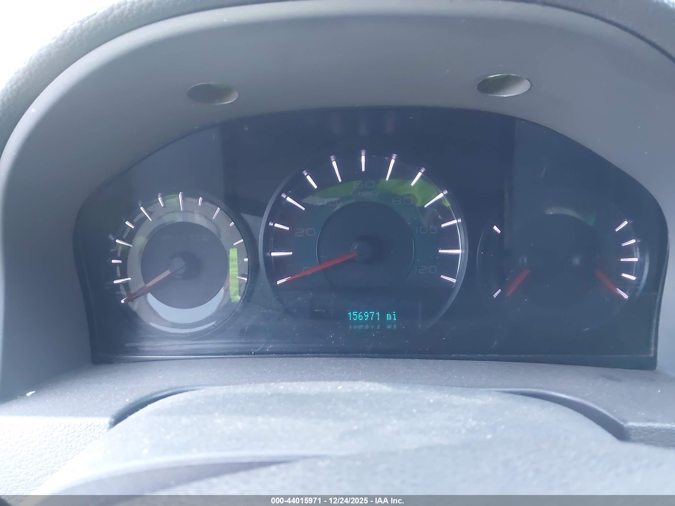 FORD FUSION image 7