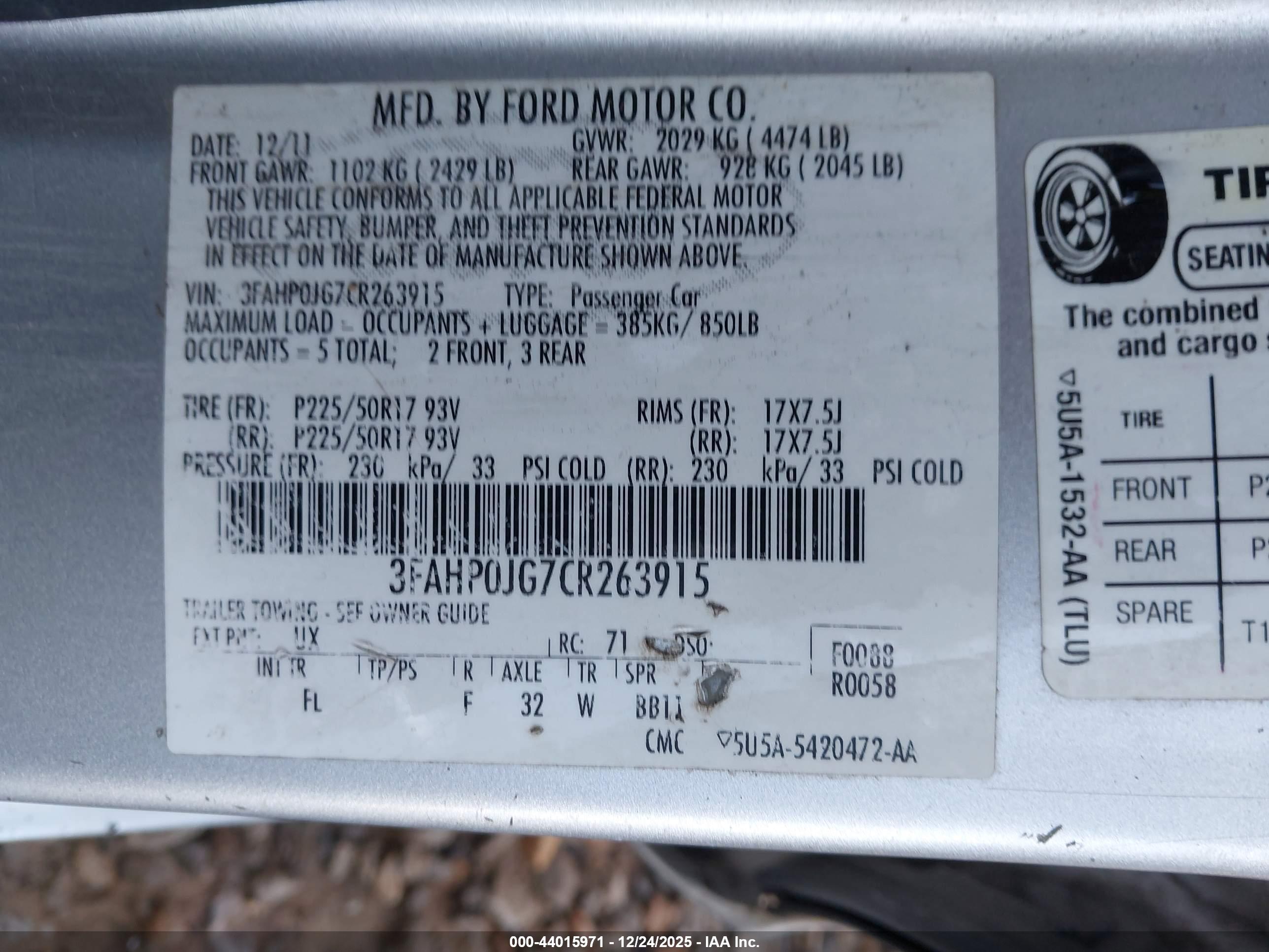 FORD FUSION image 9