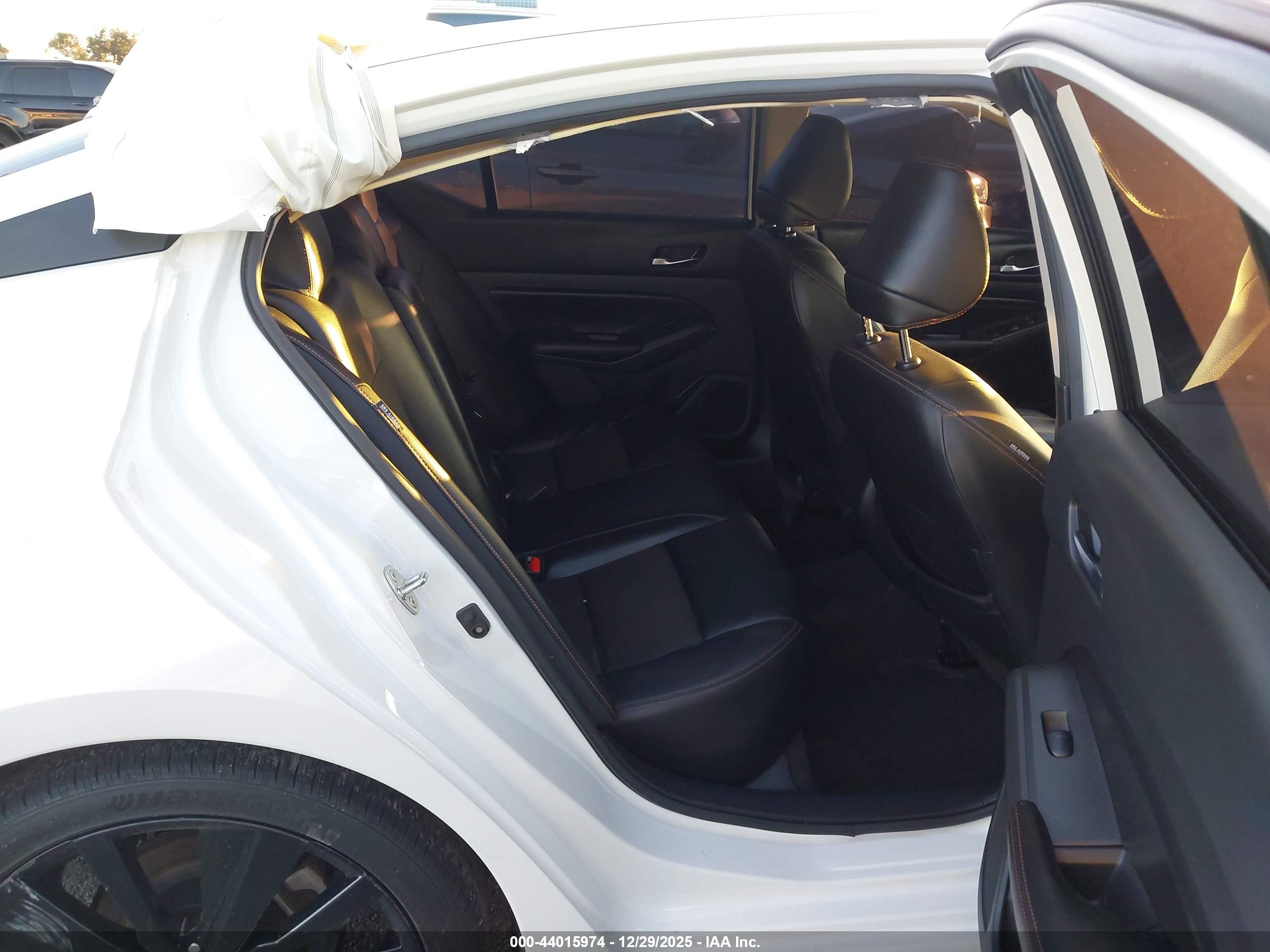 NISSAN ALTIMA image 8