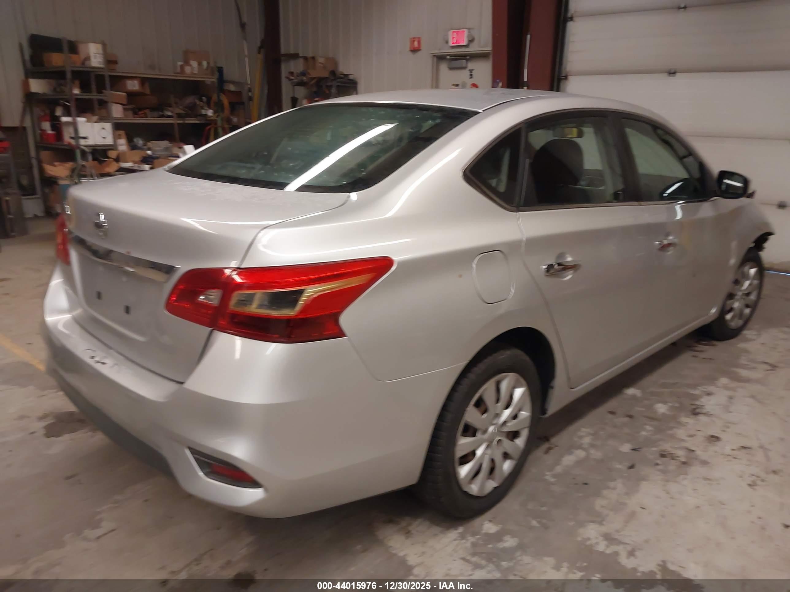 NISSAN SENTRA image 4