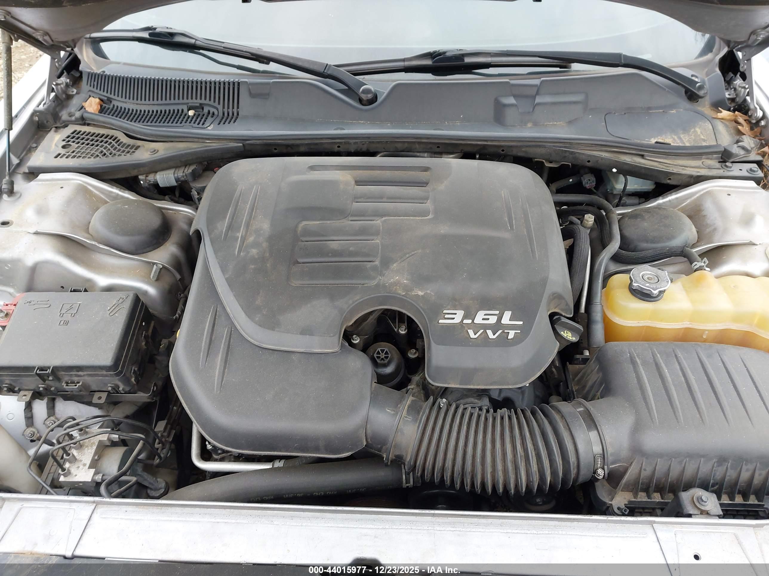 DODGE CHALLENGER image 10