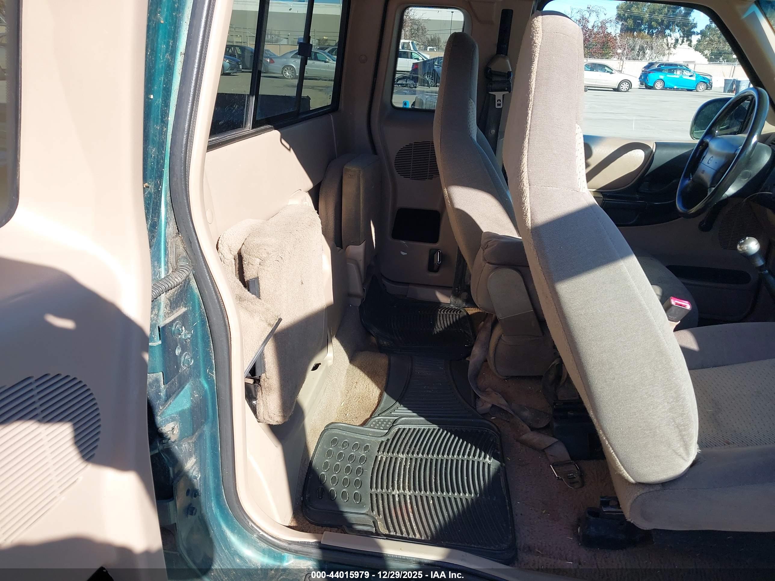 MAZDA B3000 image 8