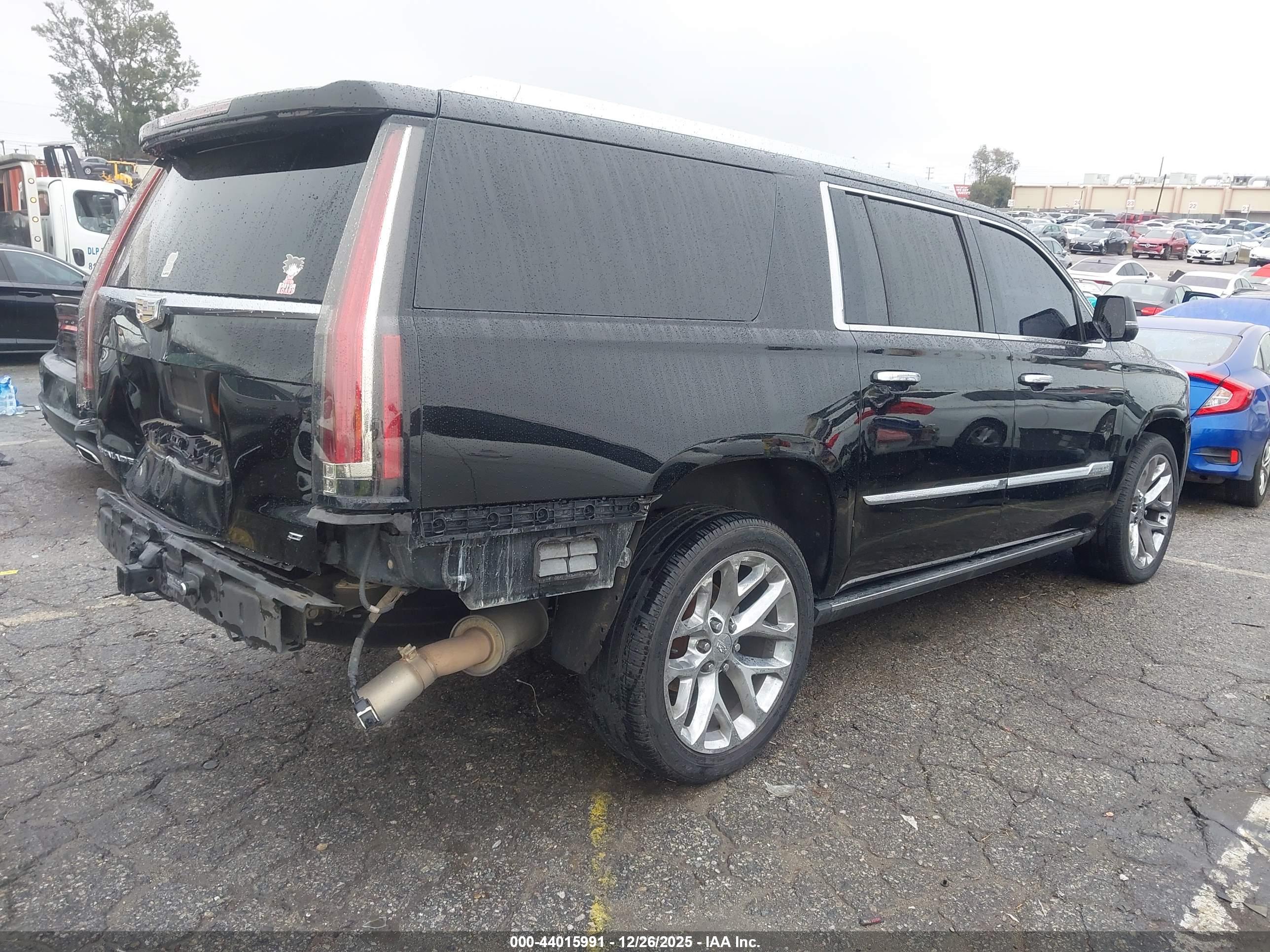 CADILLAC ESCALADE image 4