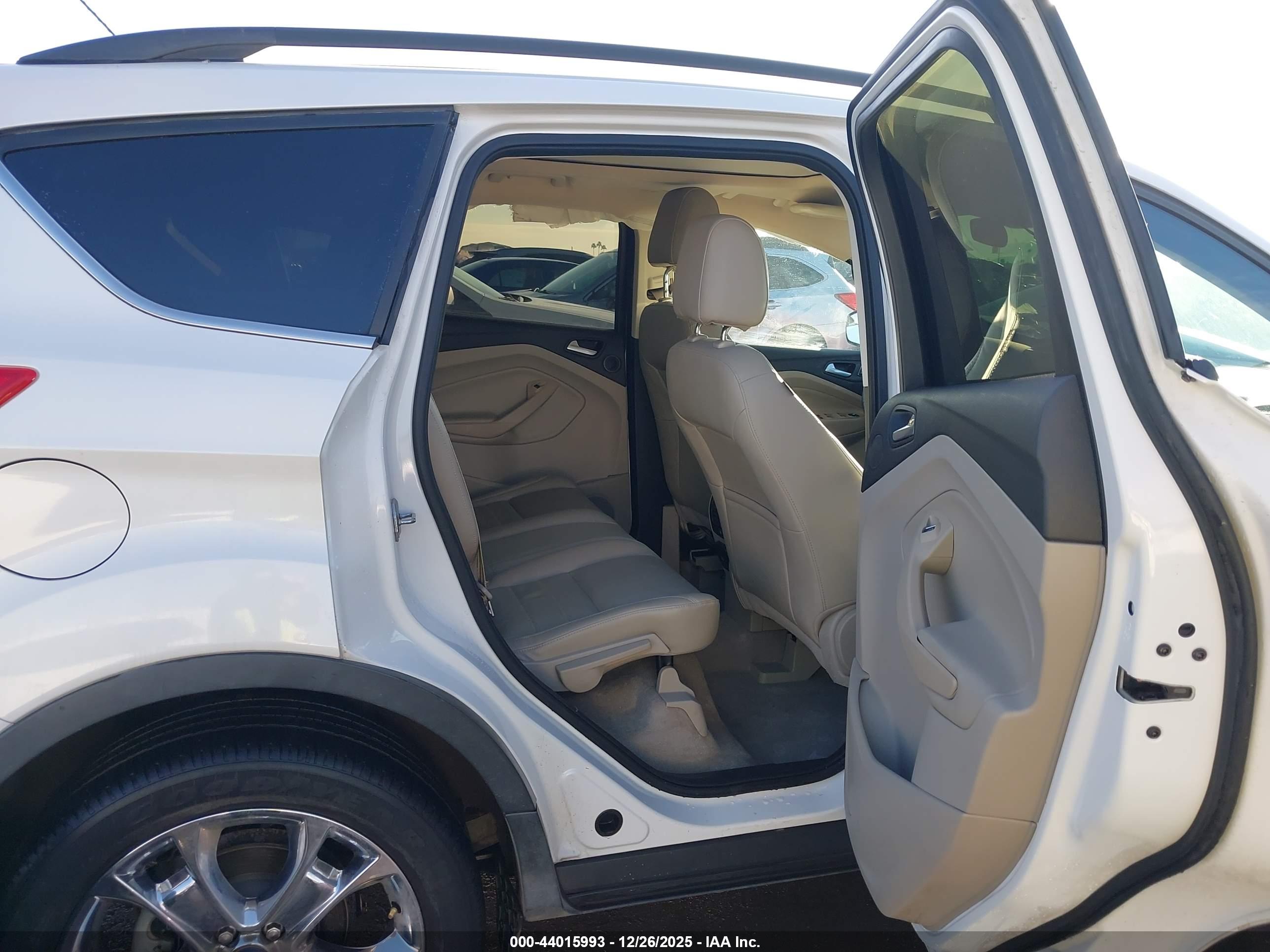 FORD ESCAPE image 8