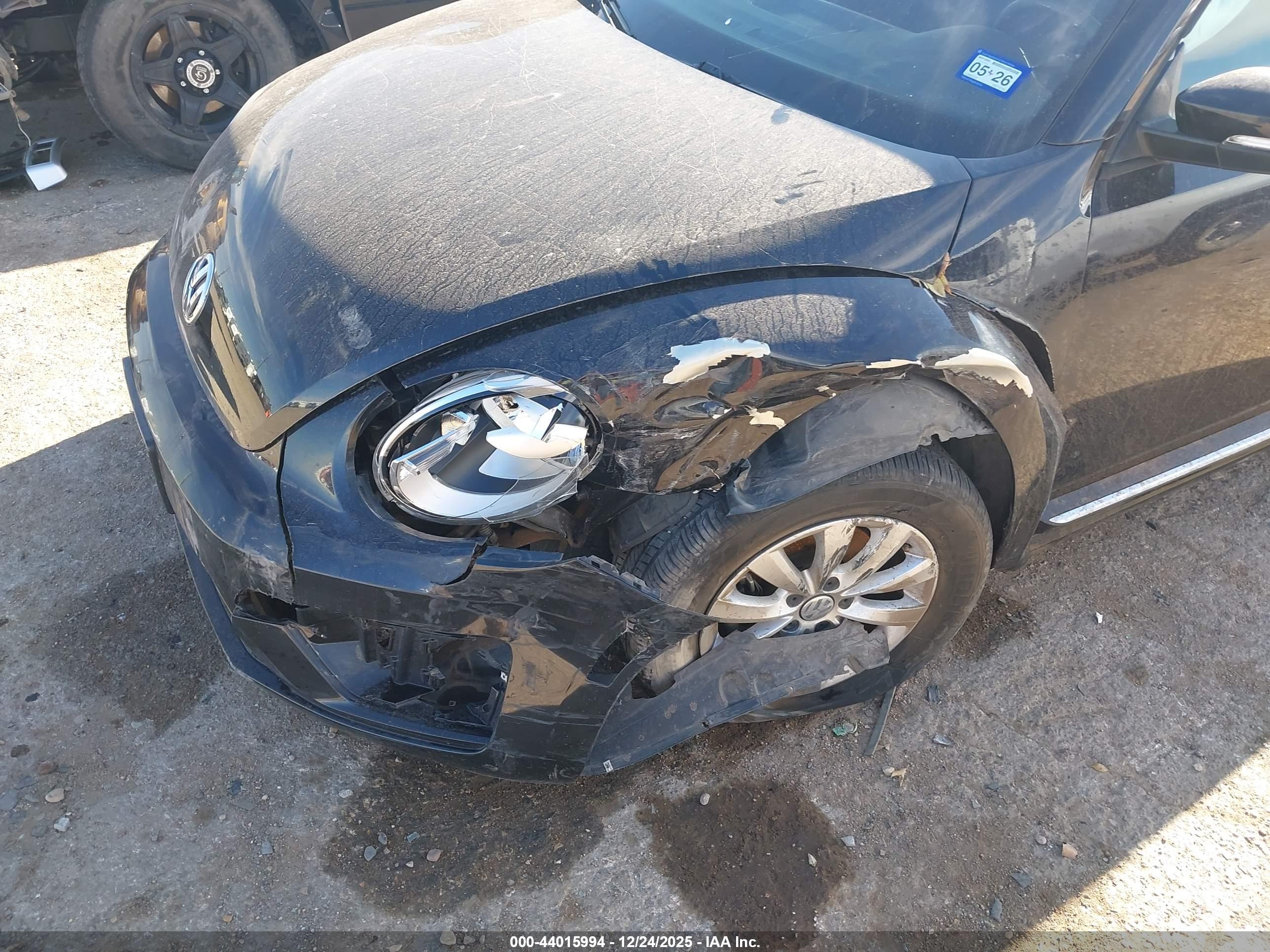 VOLKSWAGEN BEETLE image 6