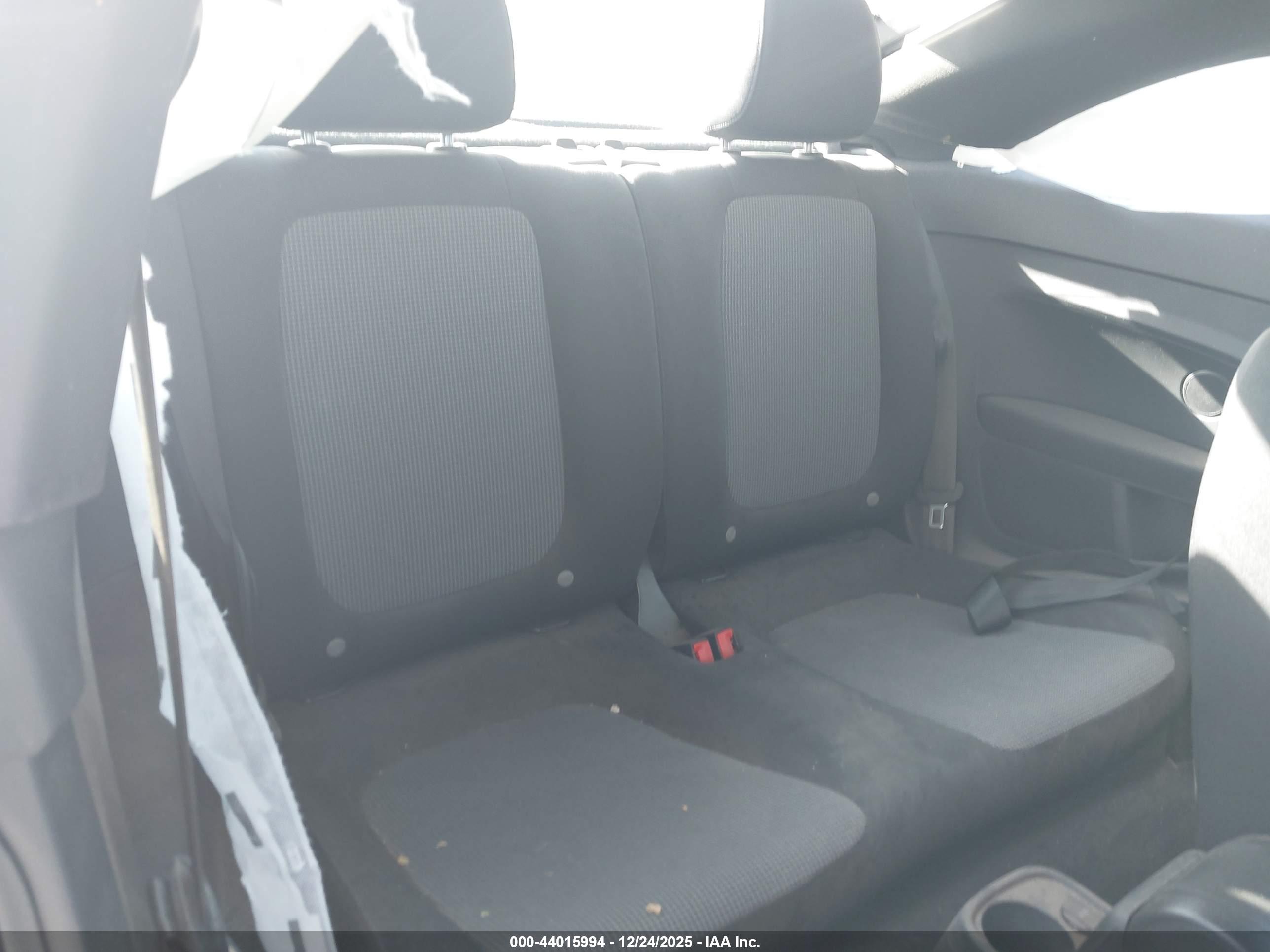 VOLKSWAGEN BEETLE image 8