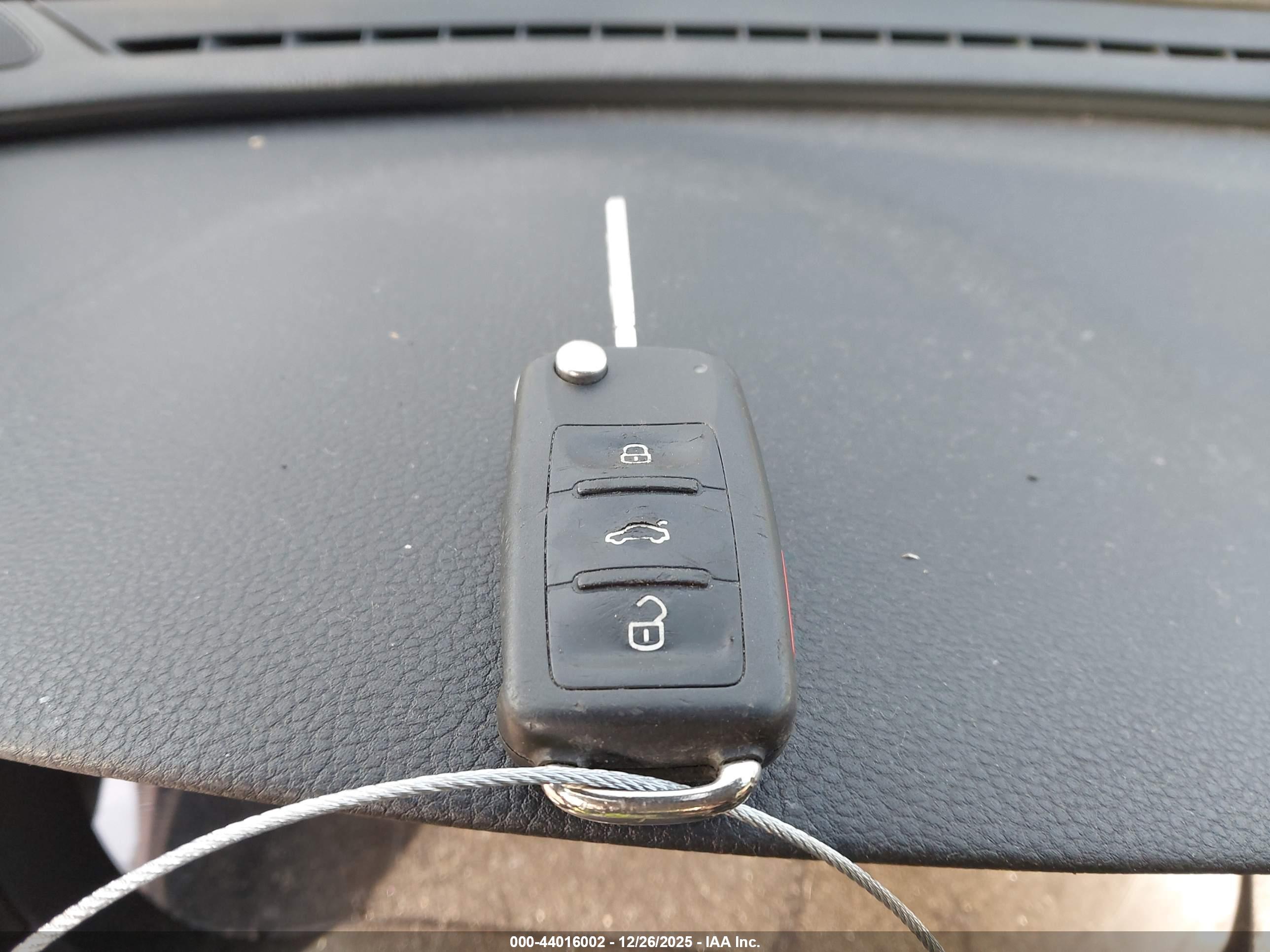 VOLKSWAGEN PASSAT image 11