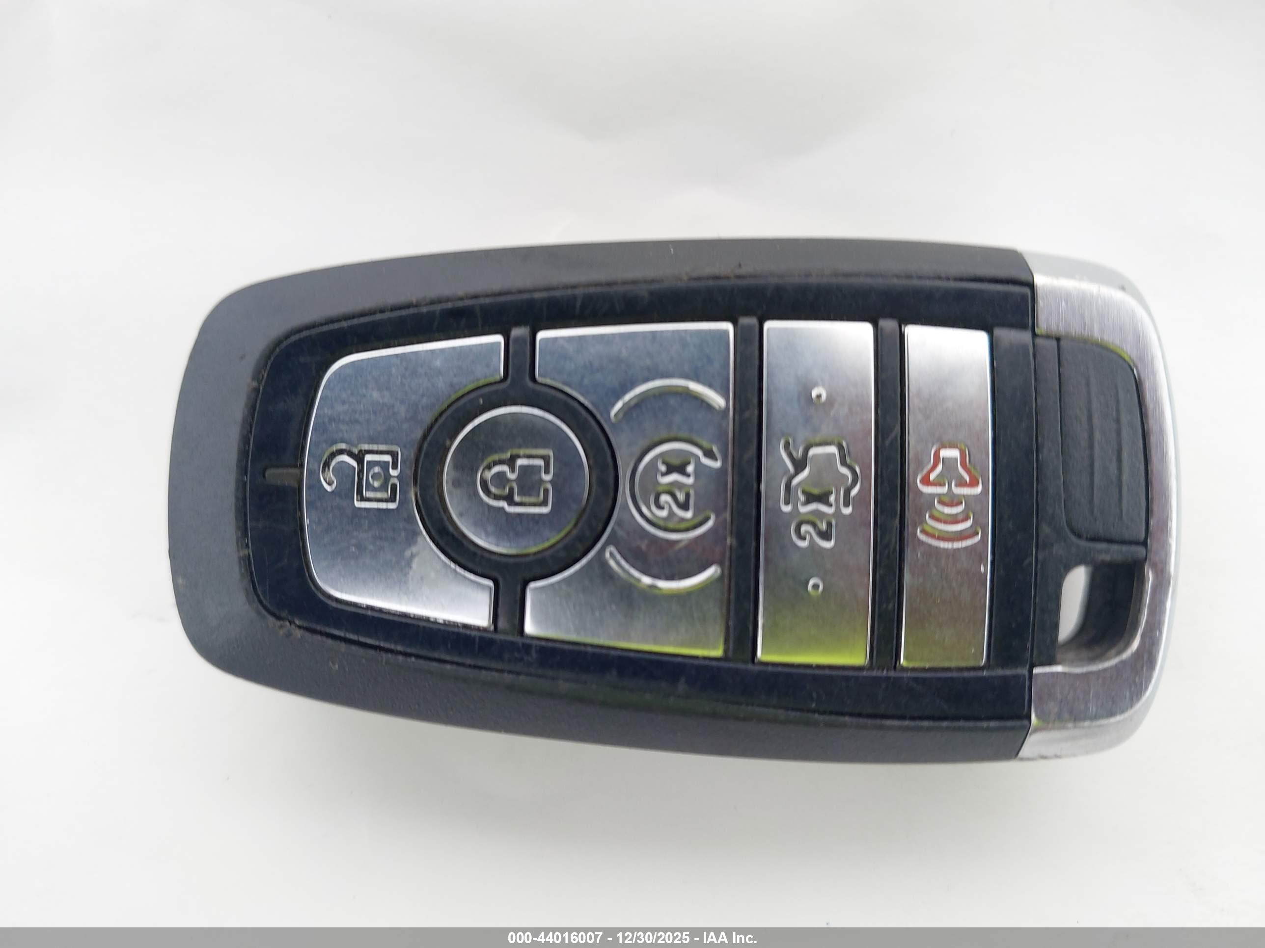 FORD FUSION image 11