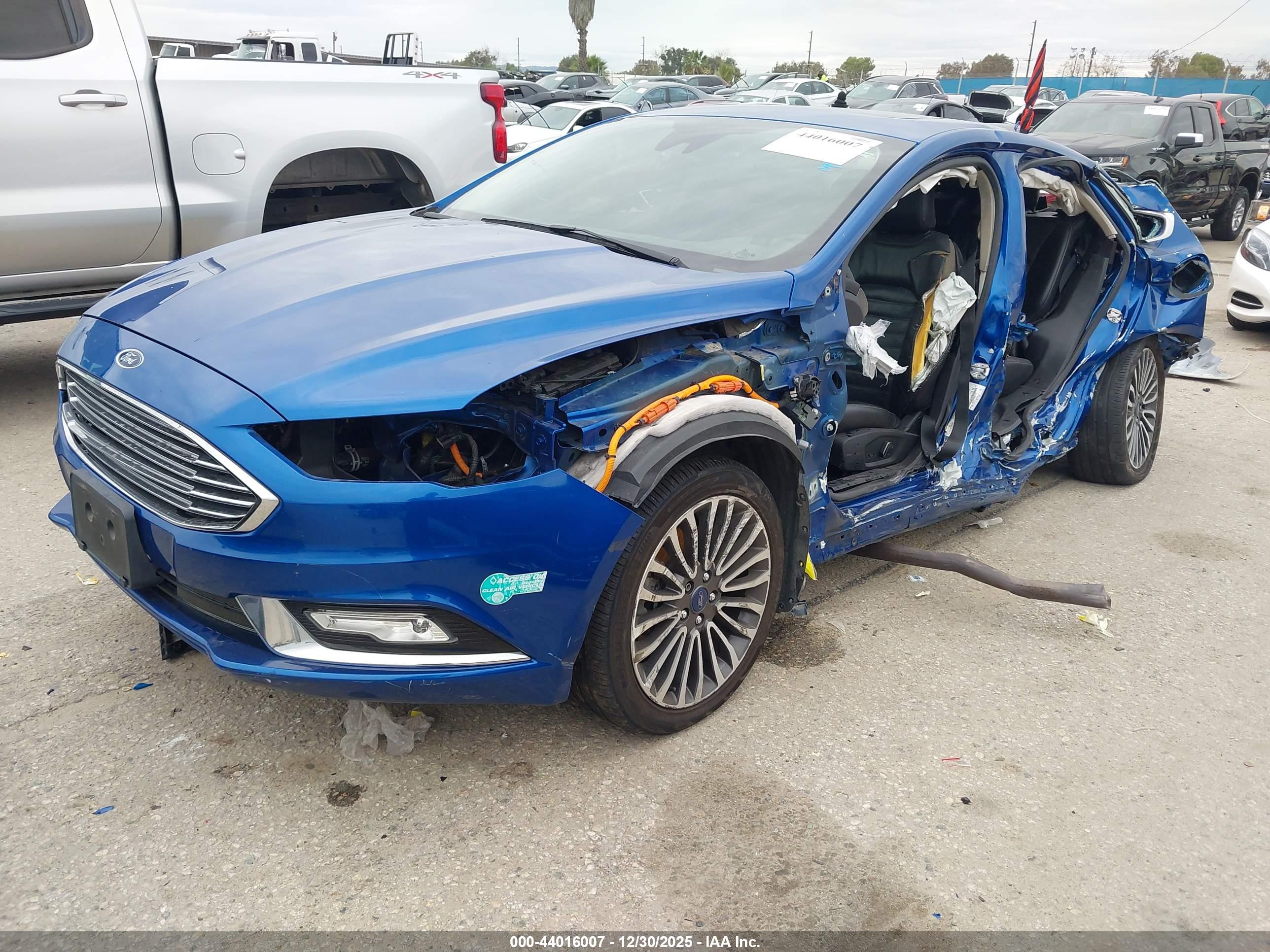 FORD FUSION image 2