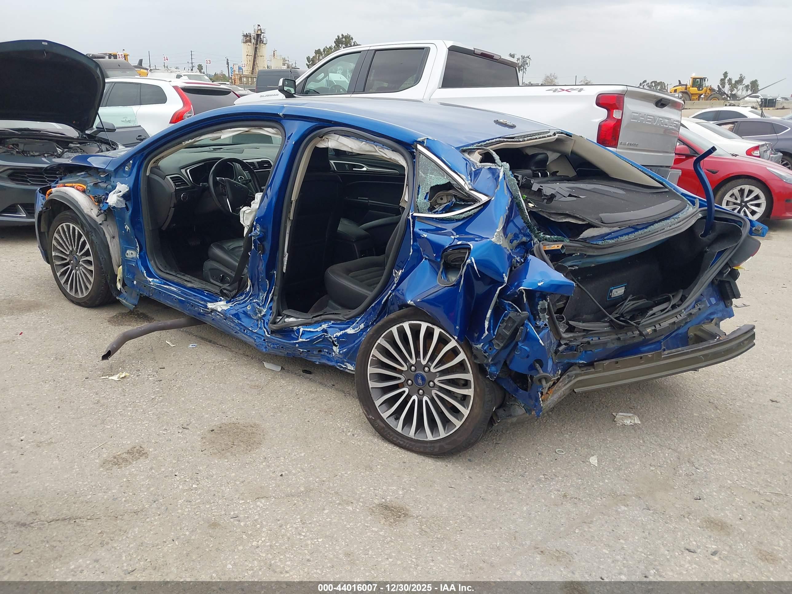 FORD FUSION image 3