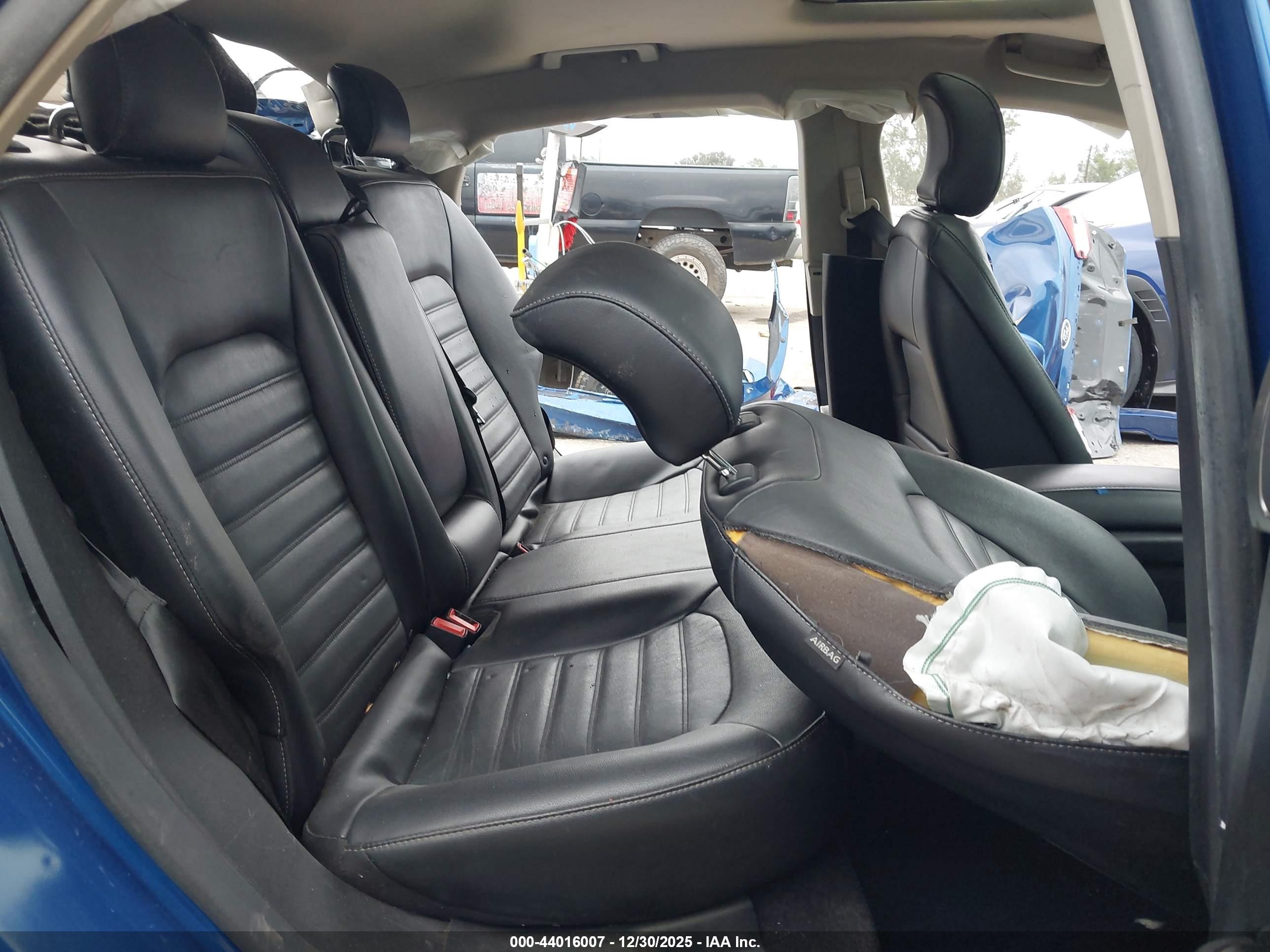 FORD FUSION image 8