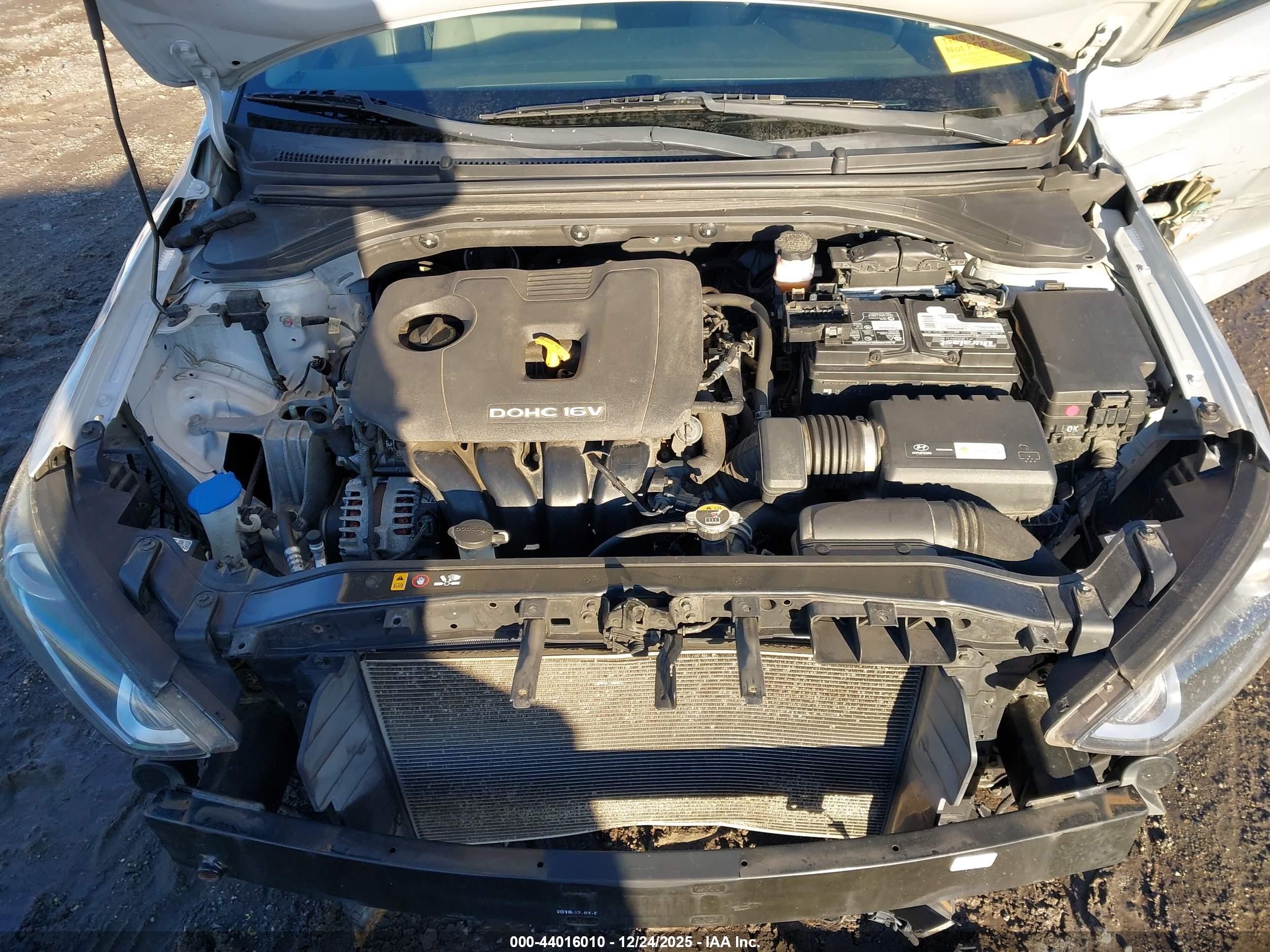 HYUNDAI ELANTRA image 10