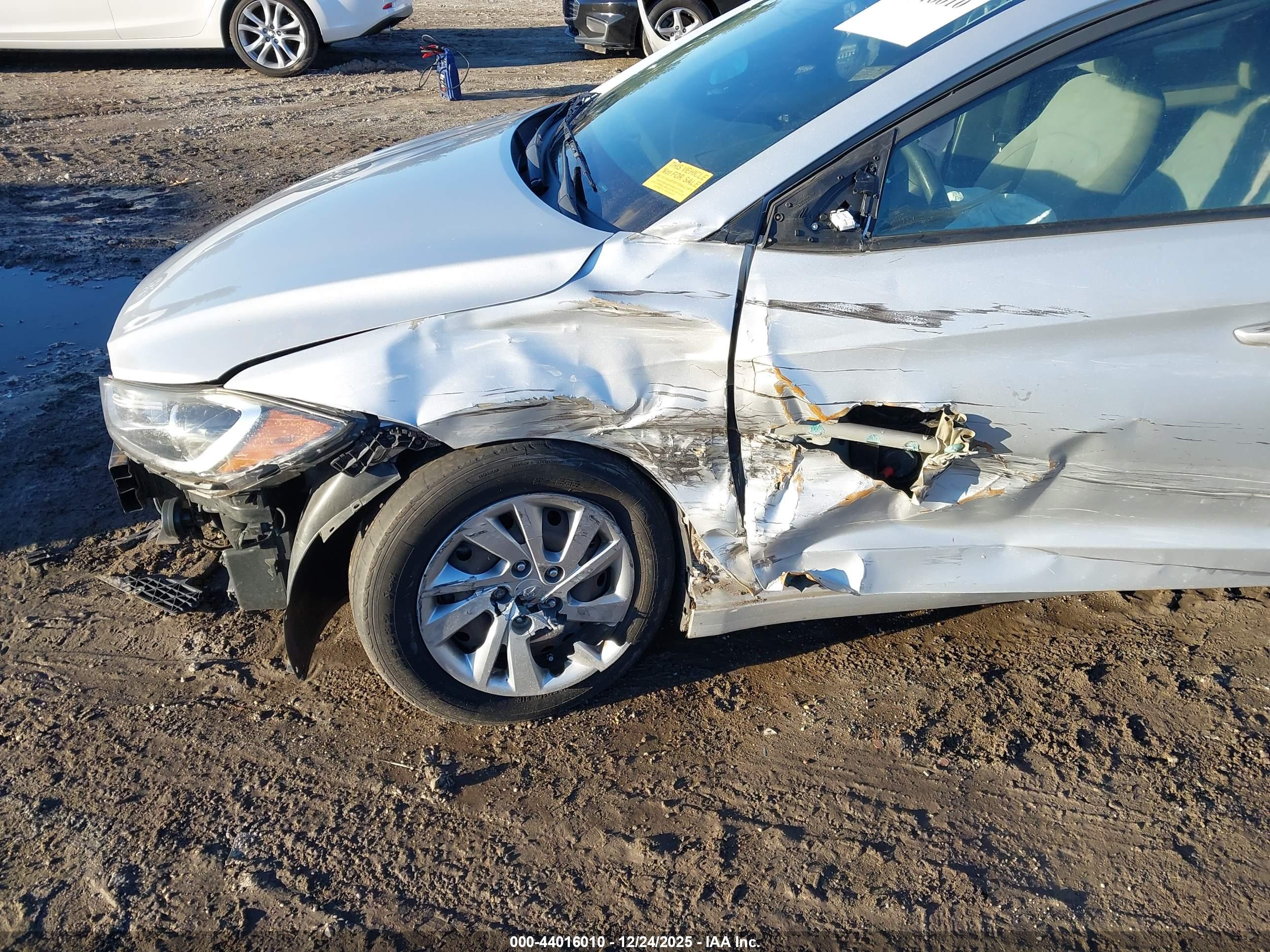 HYUNDAI ELANTRA image 6