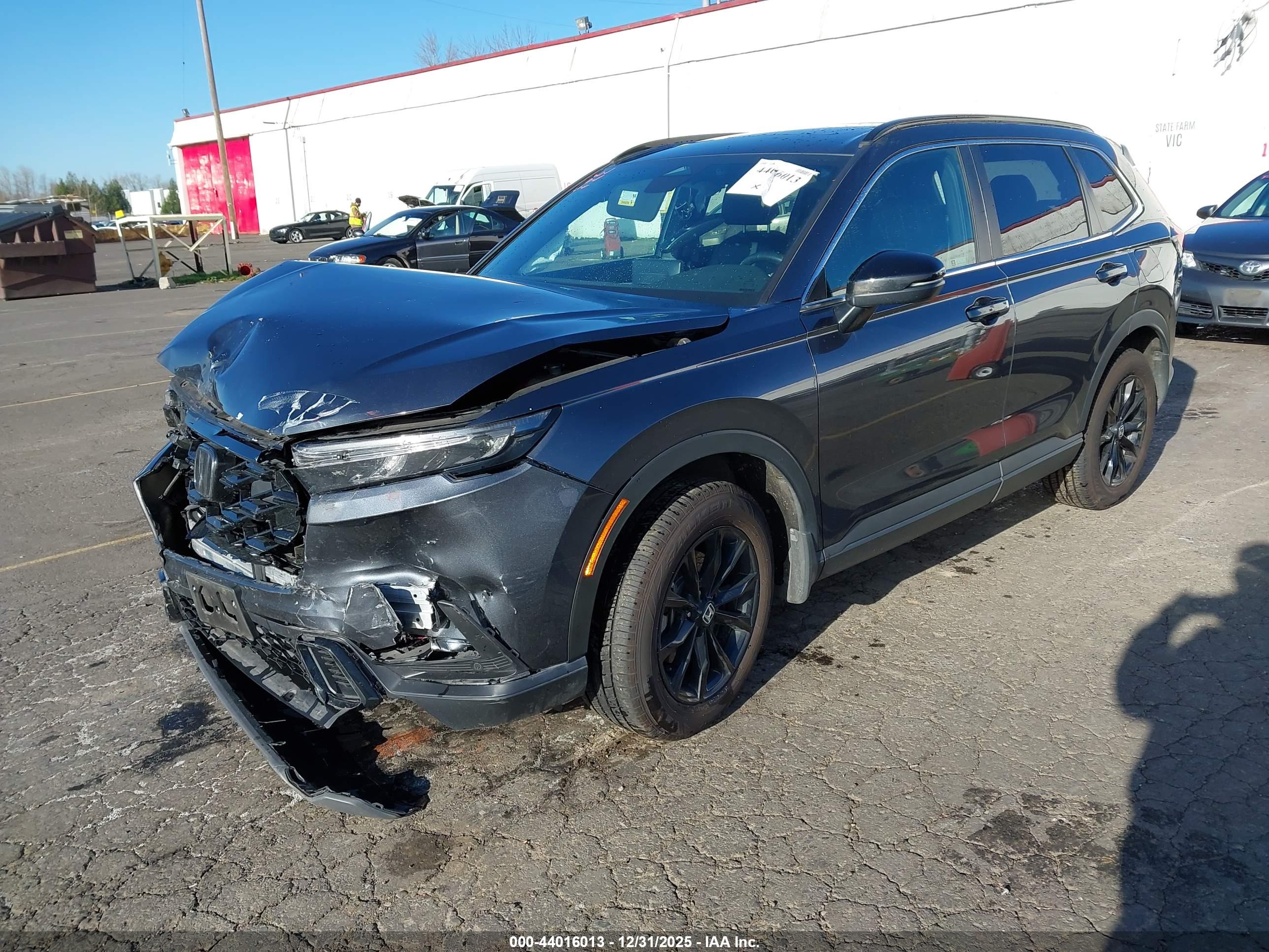 HONDA CR-V image 2