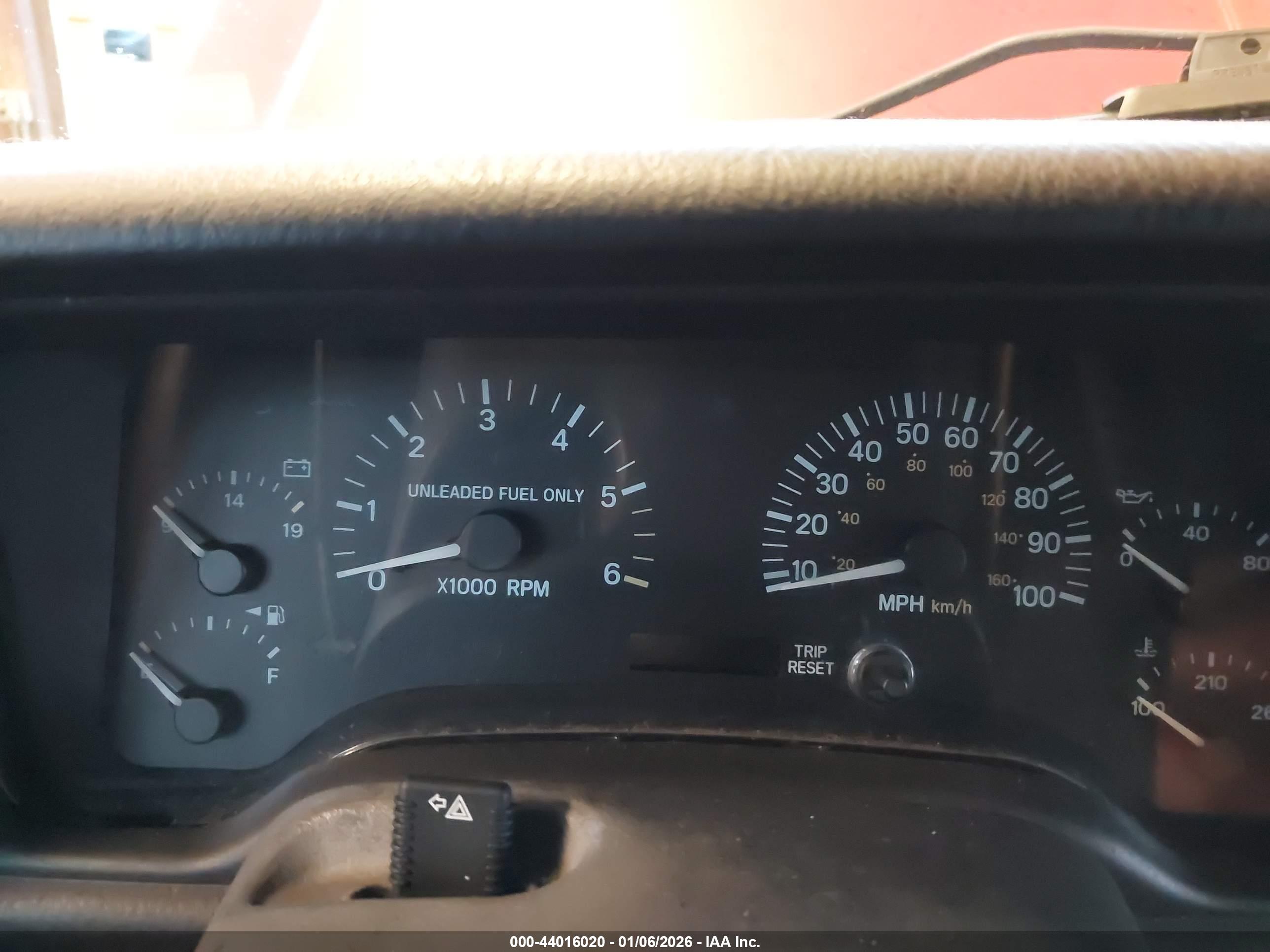 JEEP CHEROKEE image 7
