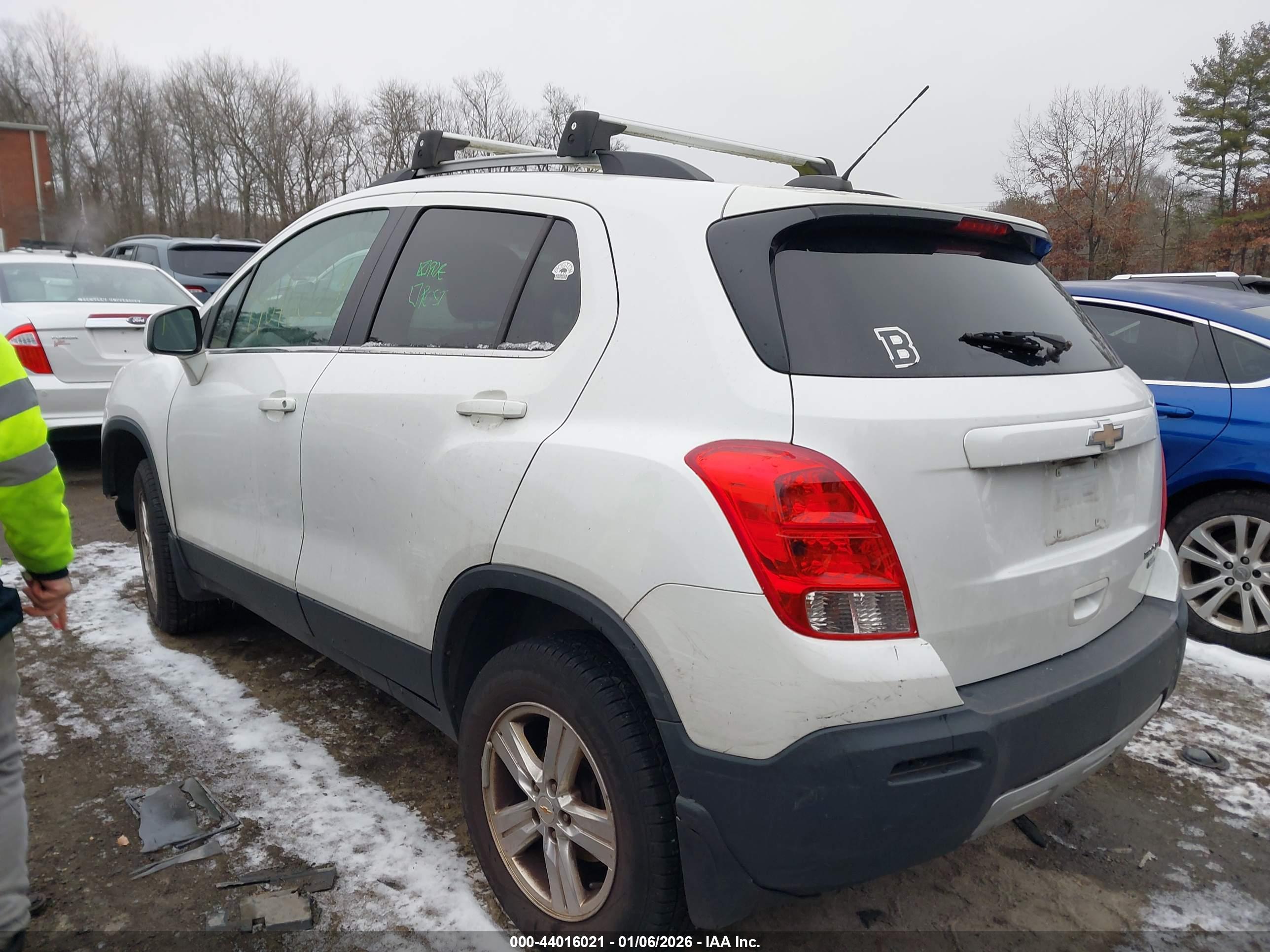 CHEVROLET TRAX image 3