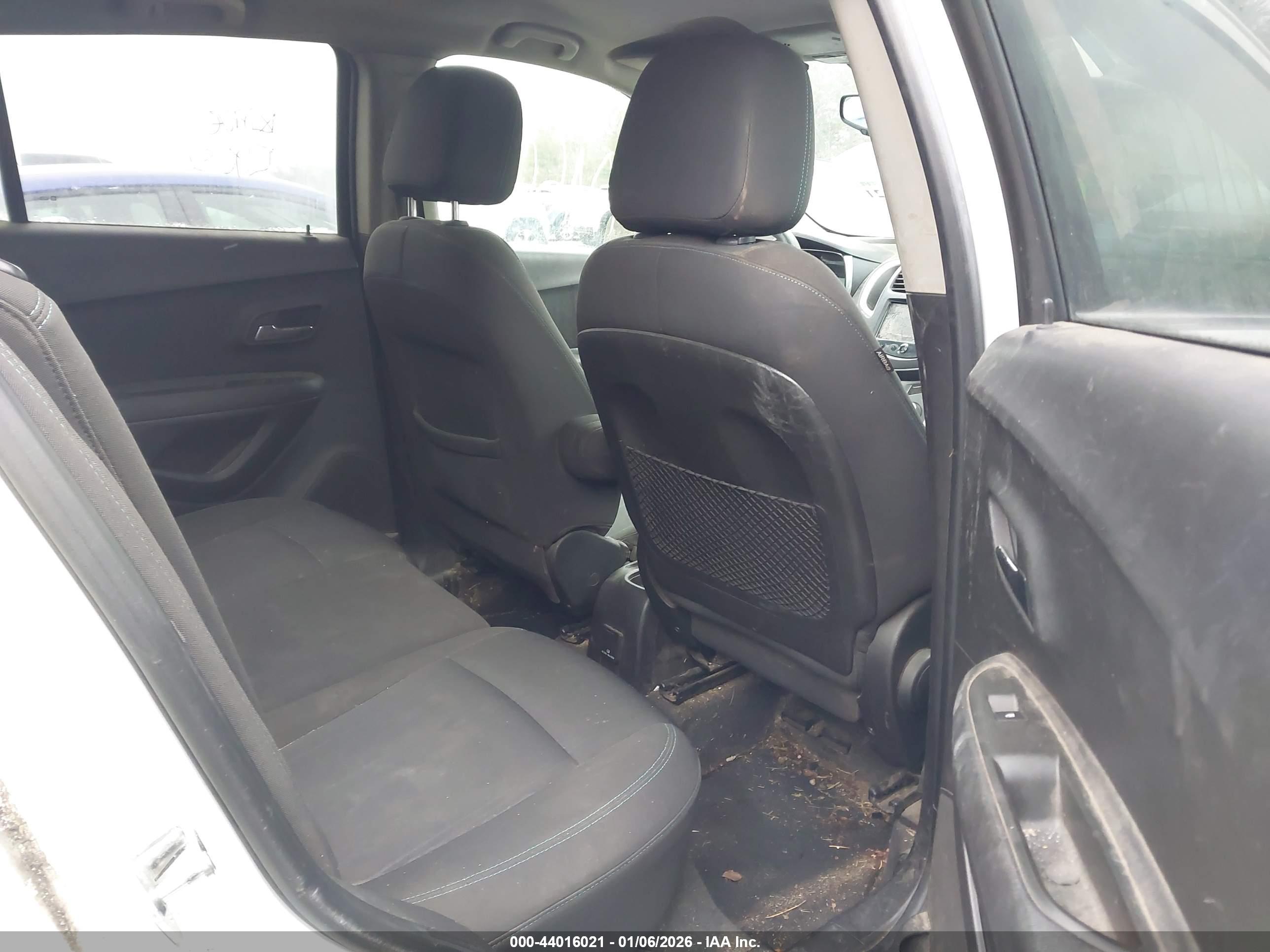CHEVROLET TRAX image 8