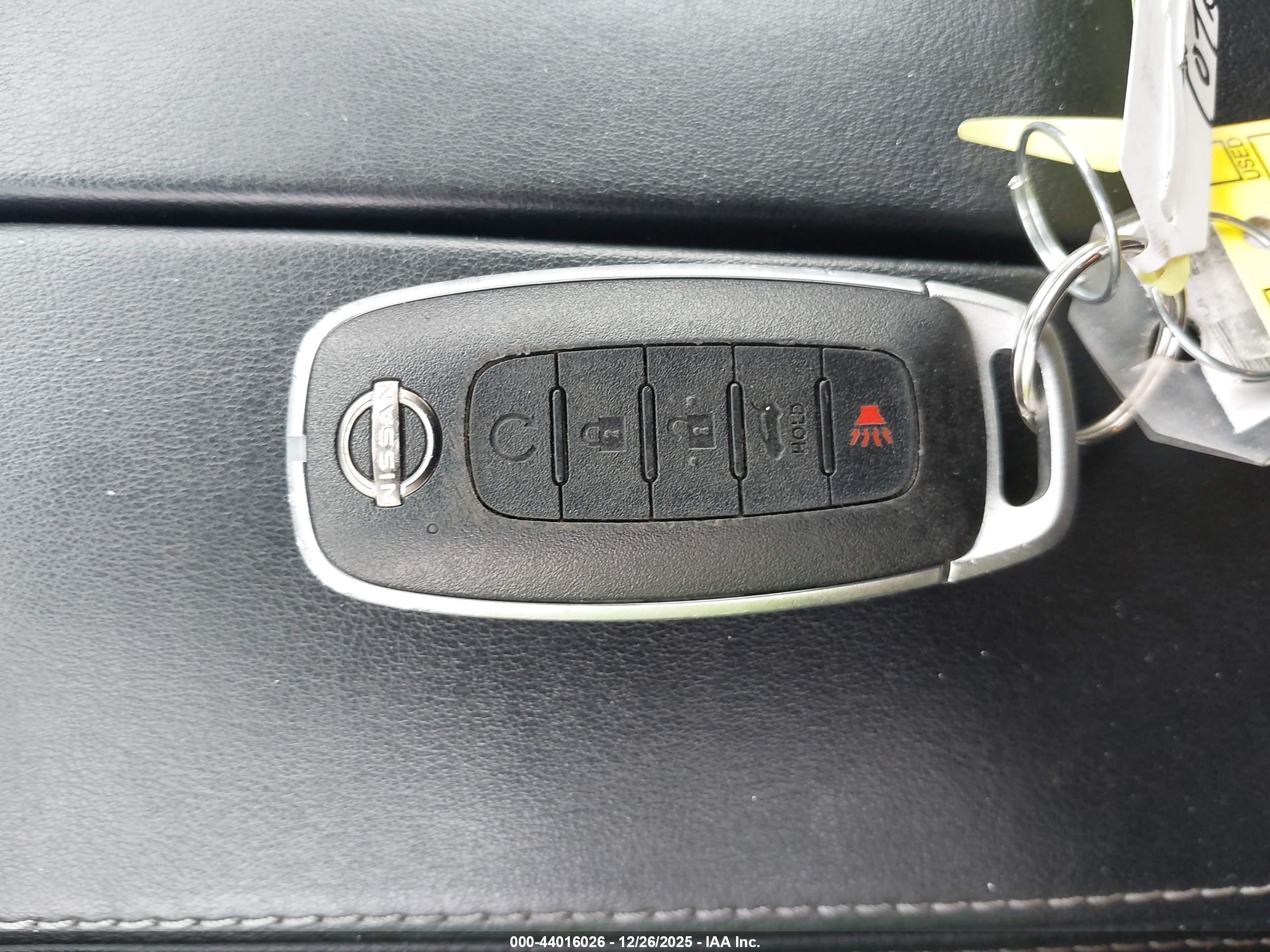 NISSAN ROGUE image 11
