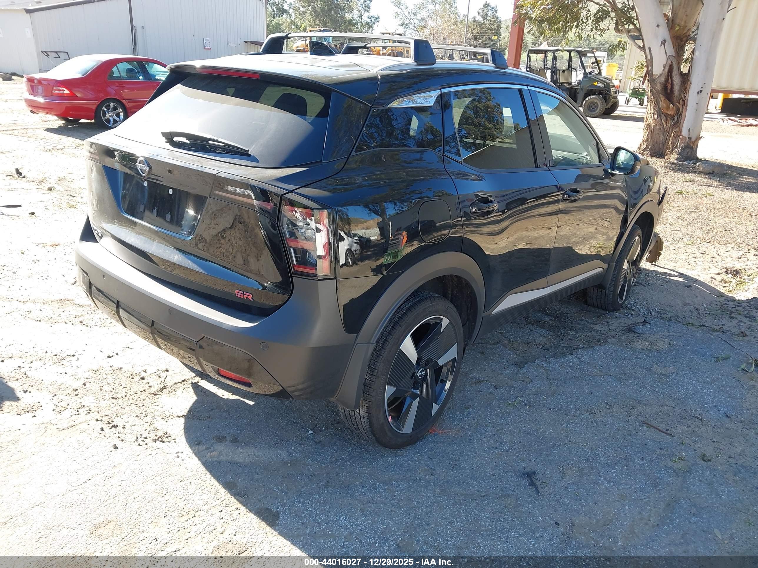 NISSAN KICKS image 4