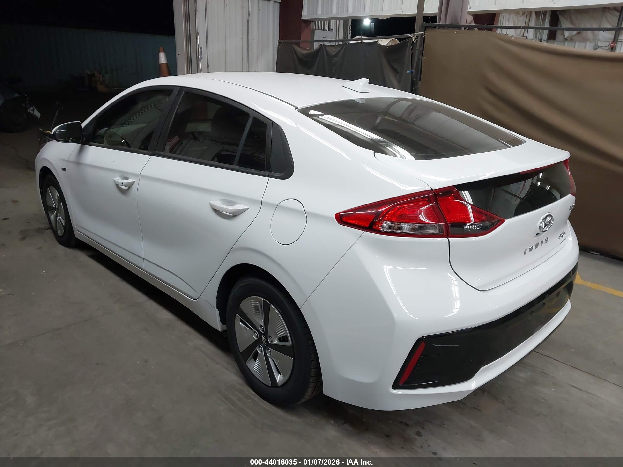 HYUNDAI IONIQ image 3