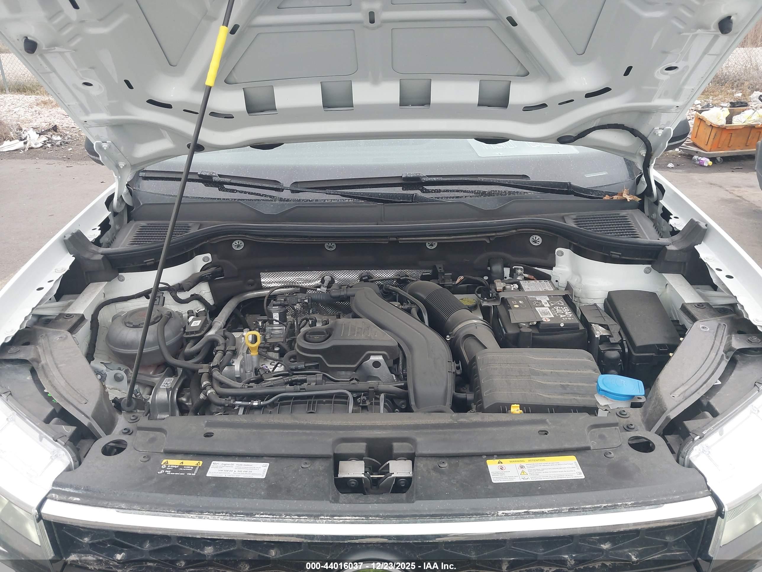 VOLKSWAGEN TAOS image 10