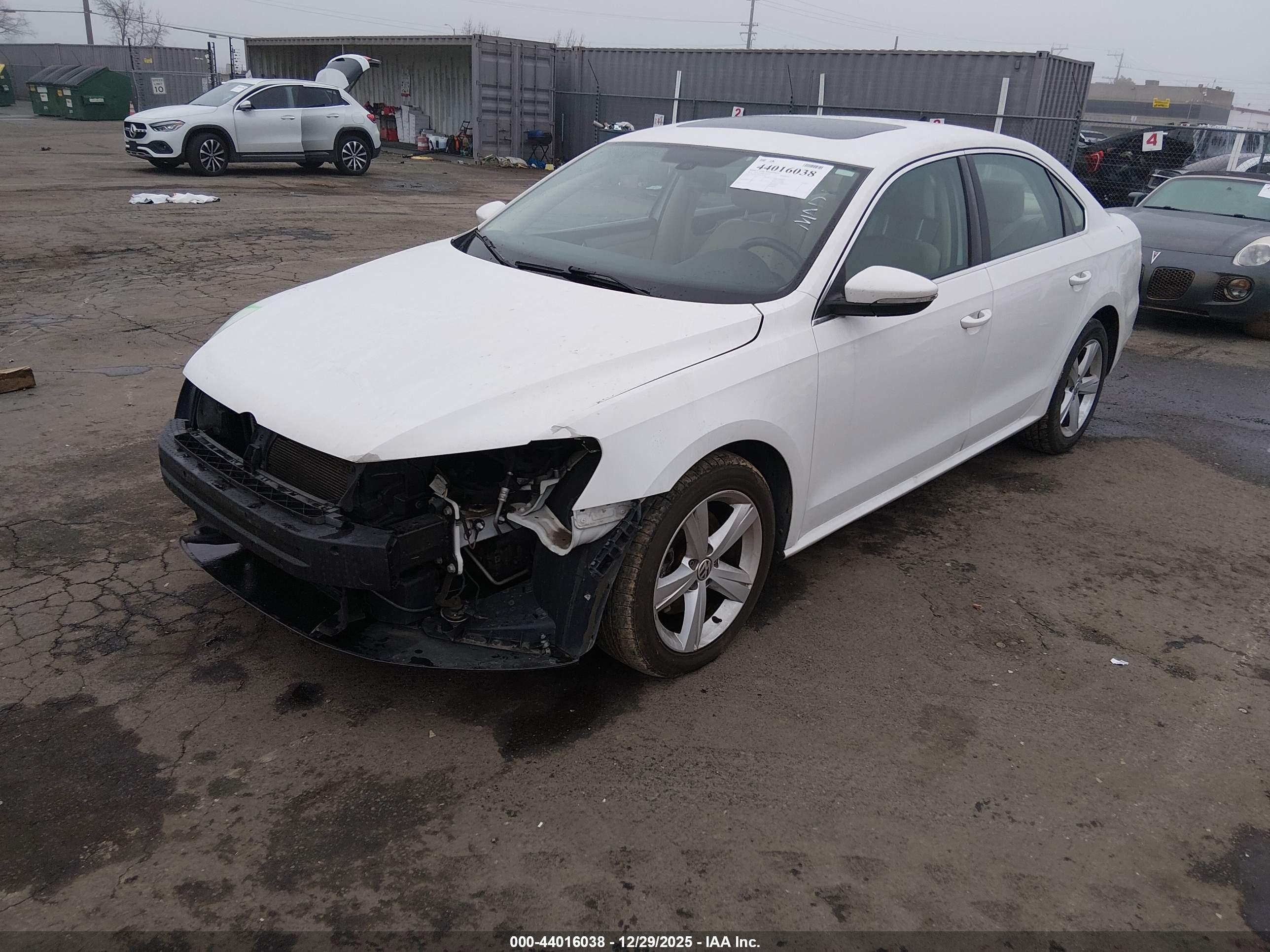 VOLKSWAGEN PASSAT image 2