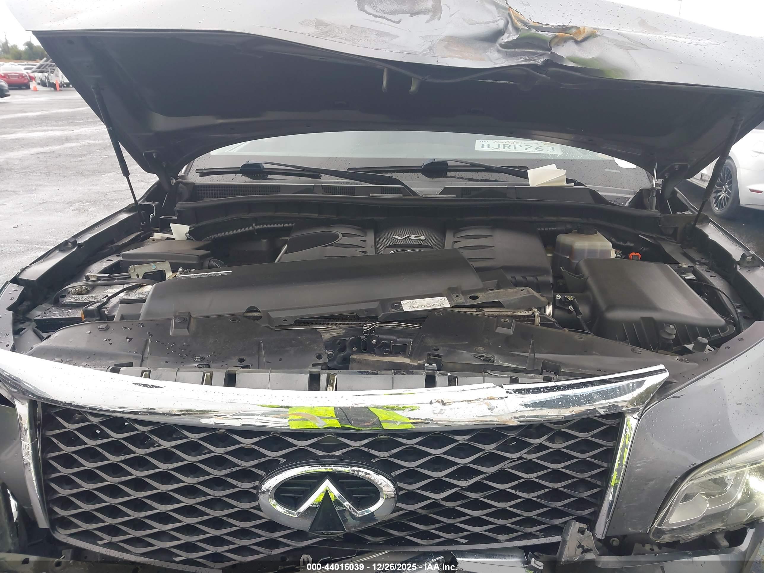 INFINITI QX80 image 10