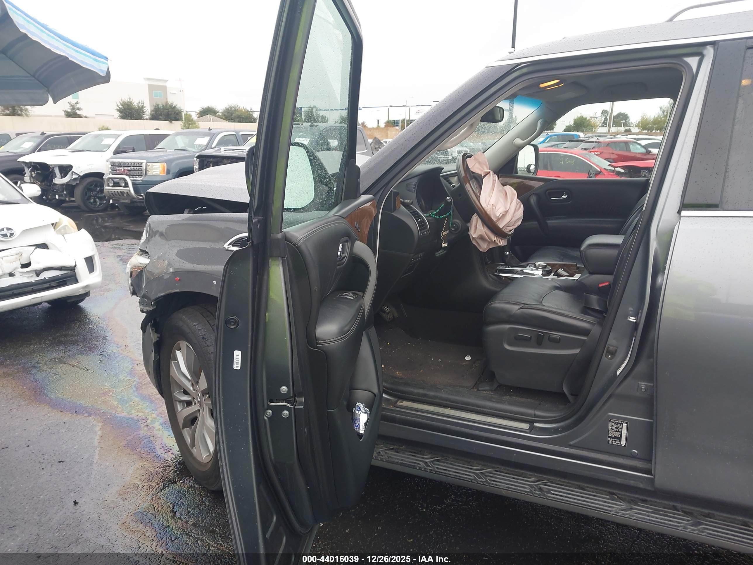 INFINITI QX80 image 5