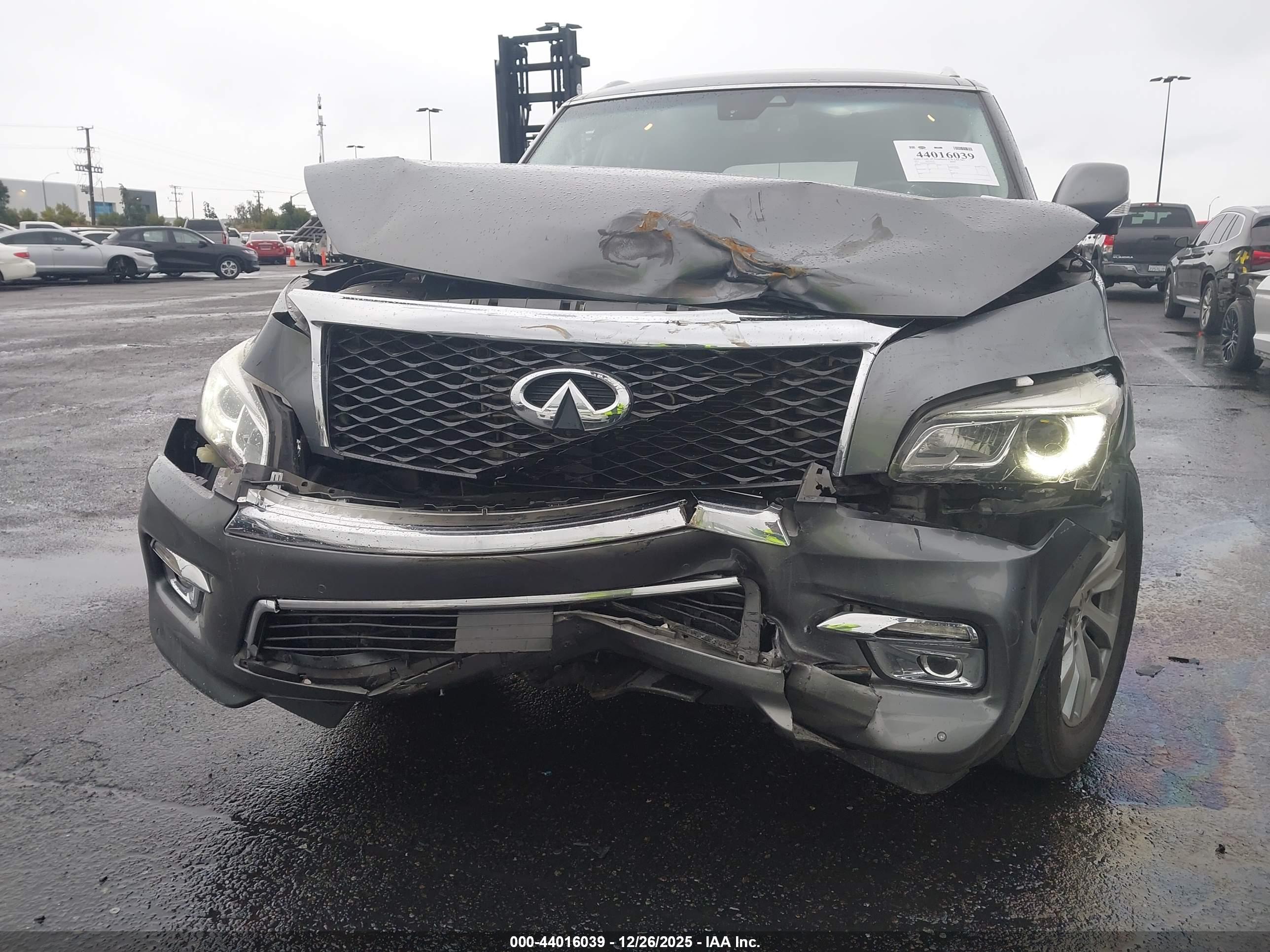 INFINITI QX80 image 6