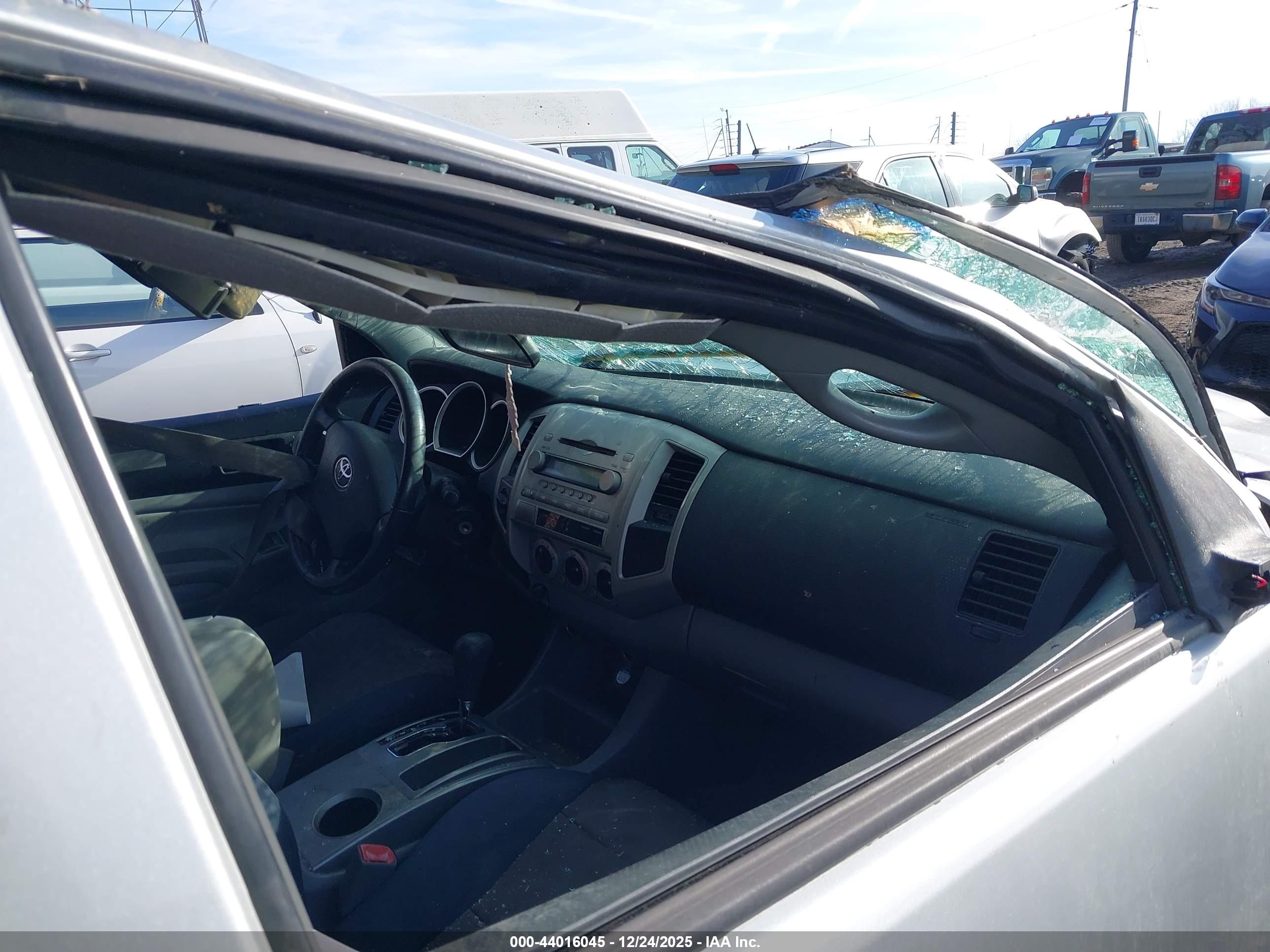 TOYOTA TACOMA image 5