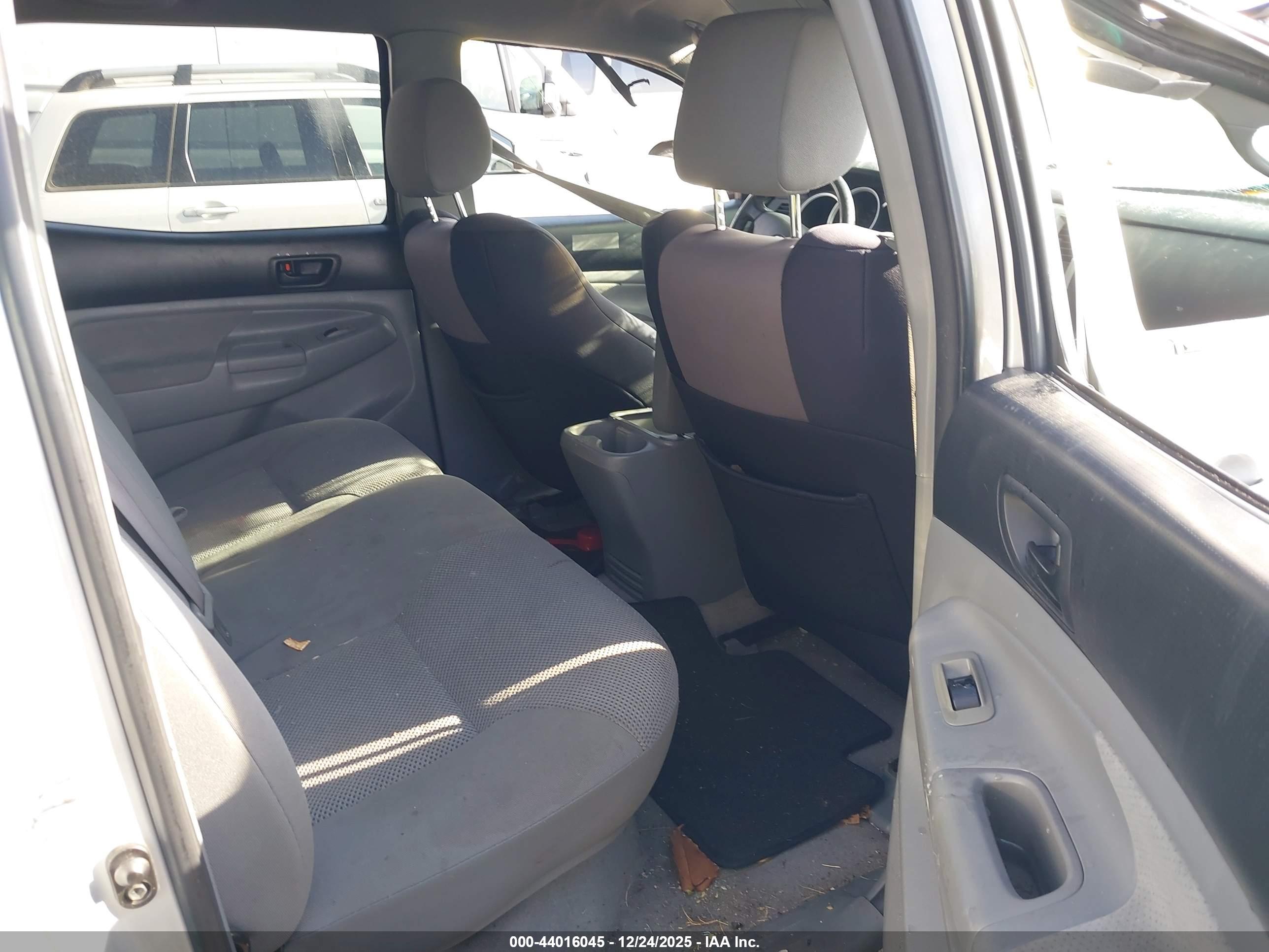 TOYOTA TACOMA image 8