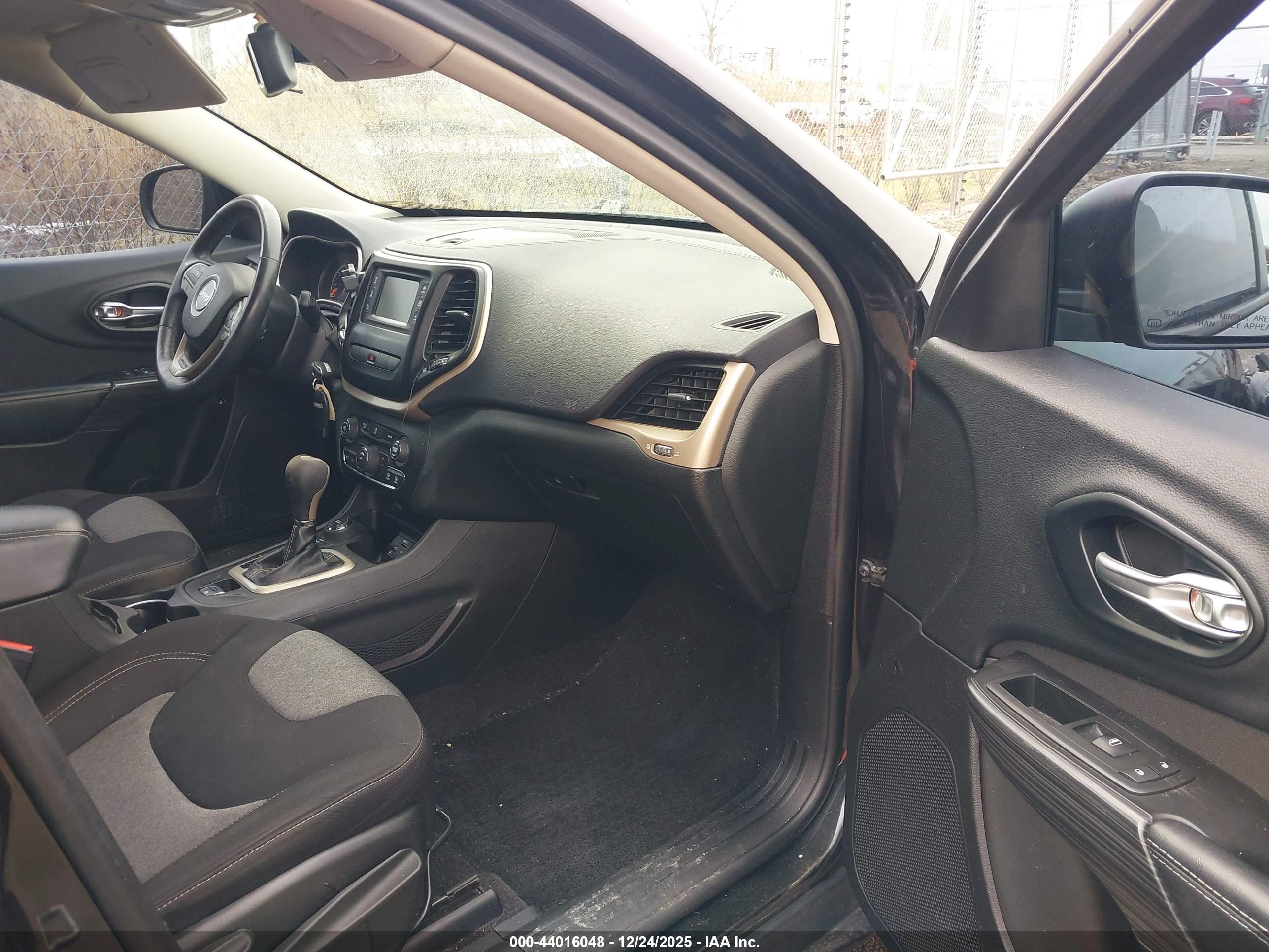 JEEP CHEROKEE image 5