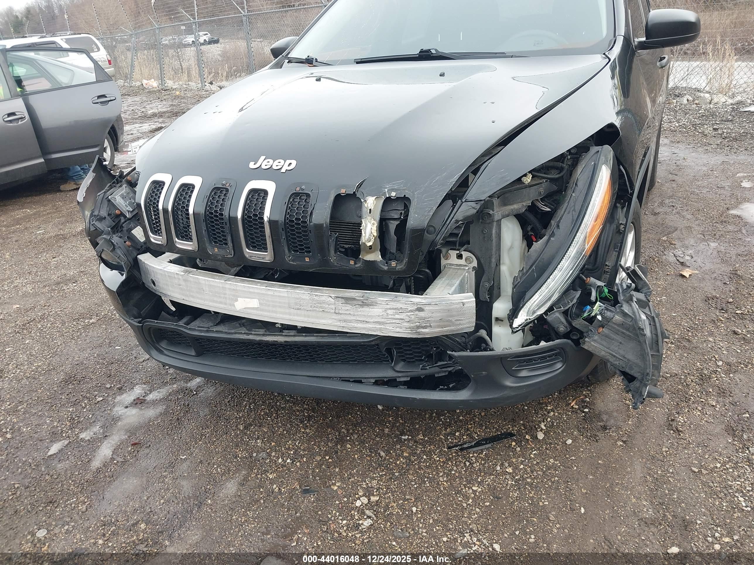 JEEP CHEROKEE image 6