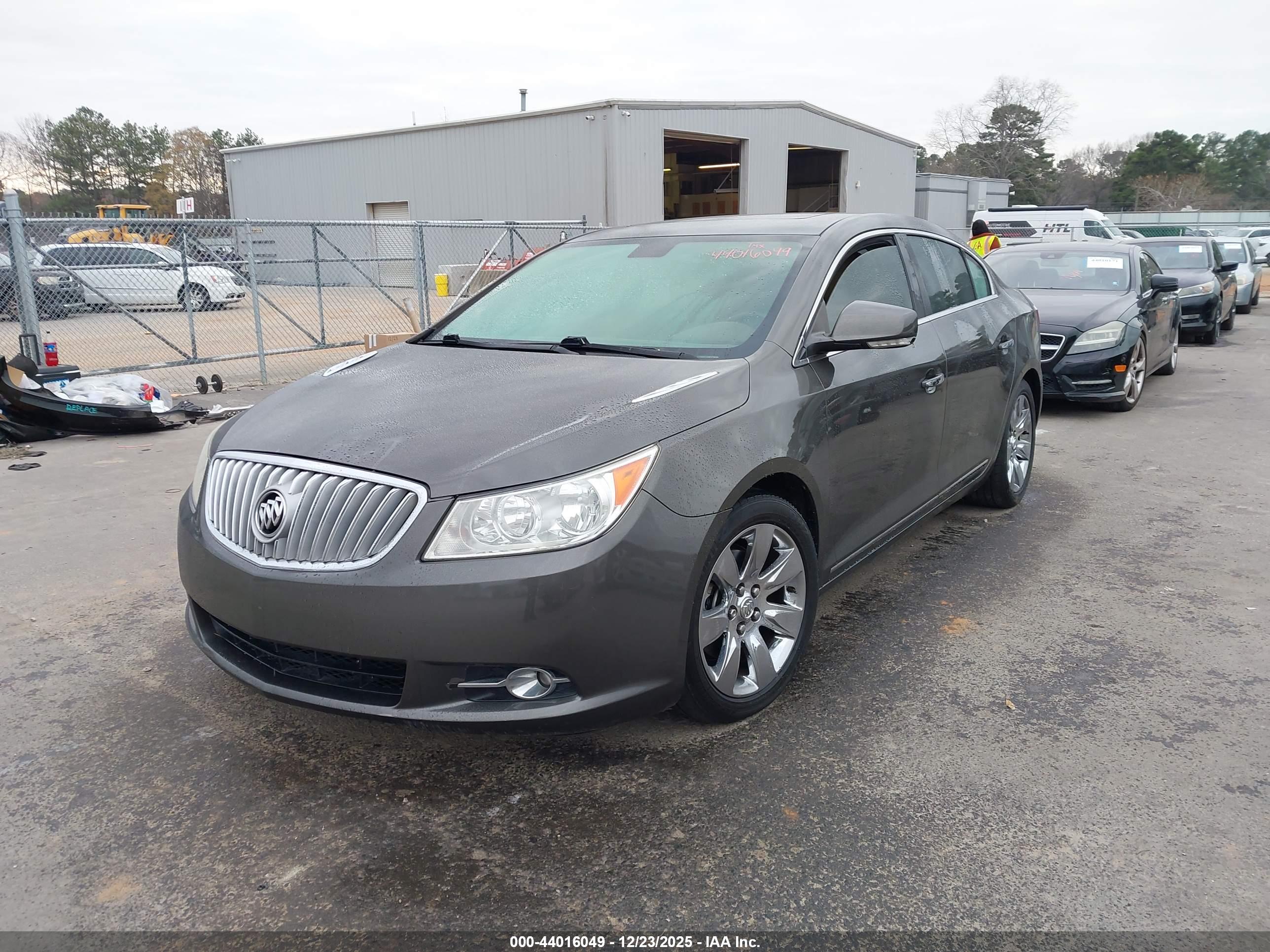 BUICK LACROSSE image 2