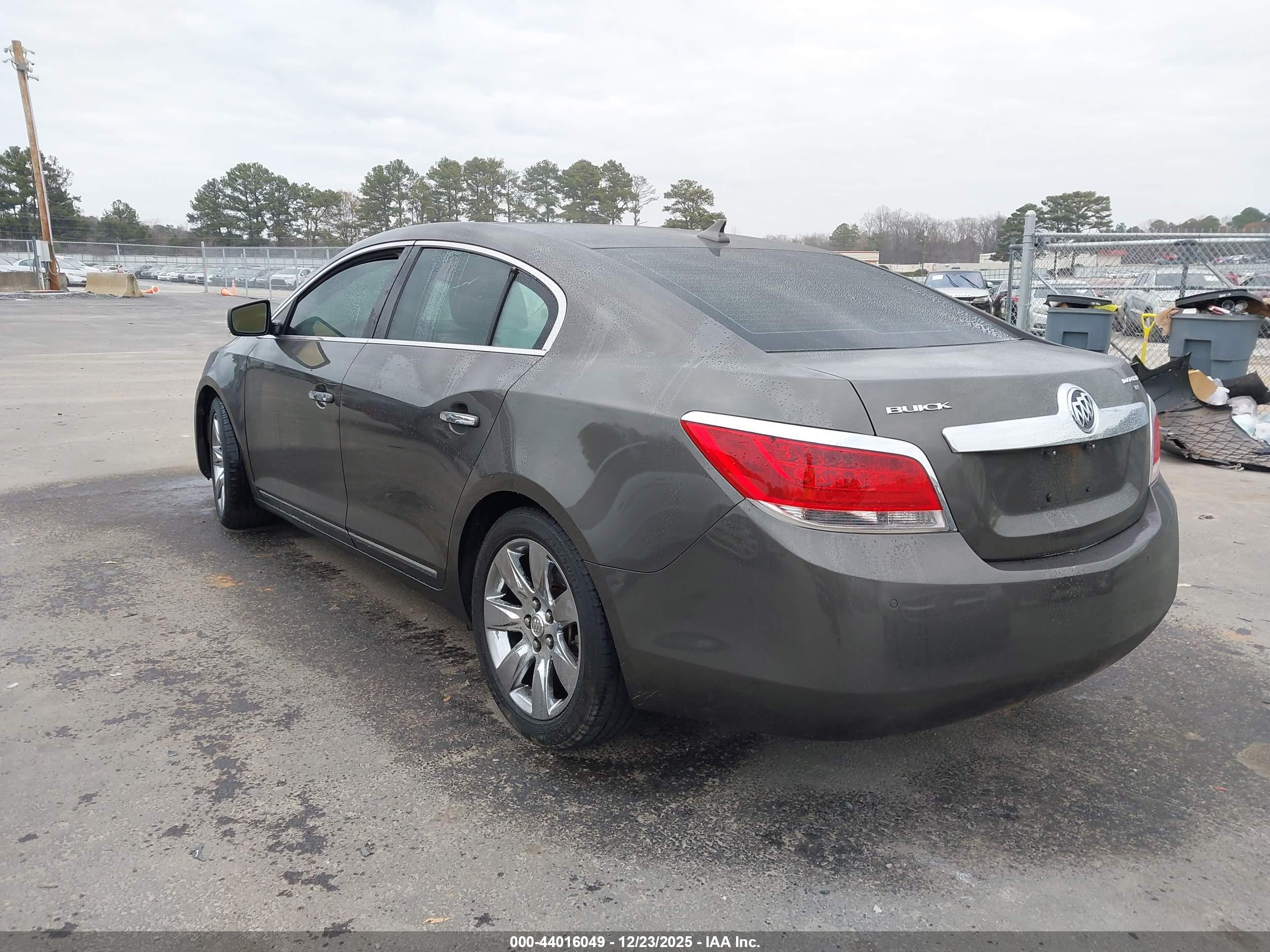 BUICK LACROSSE image 3
