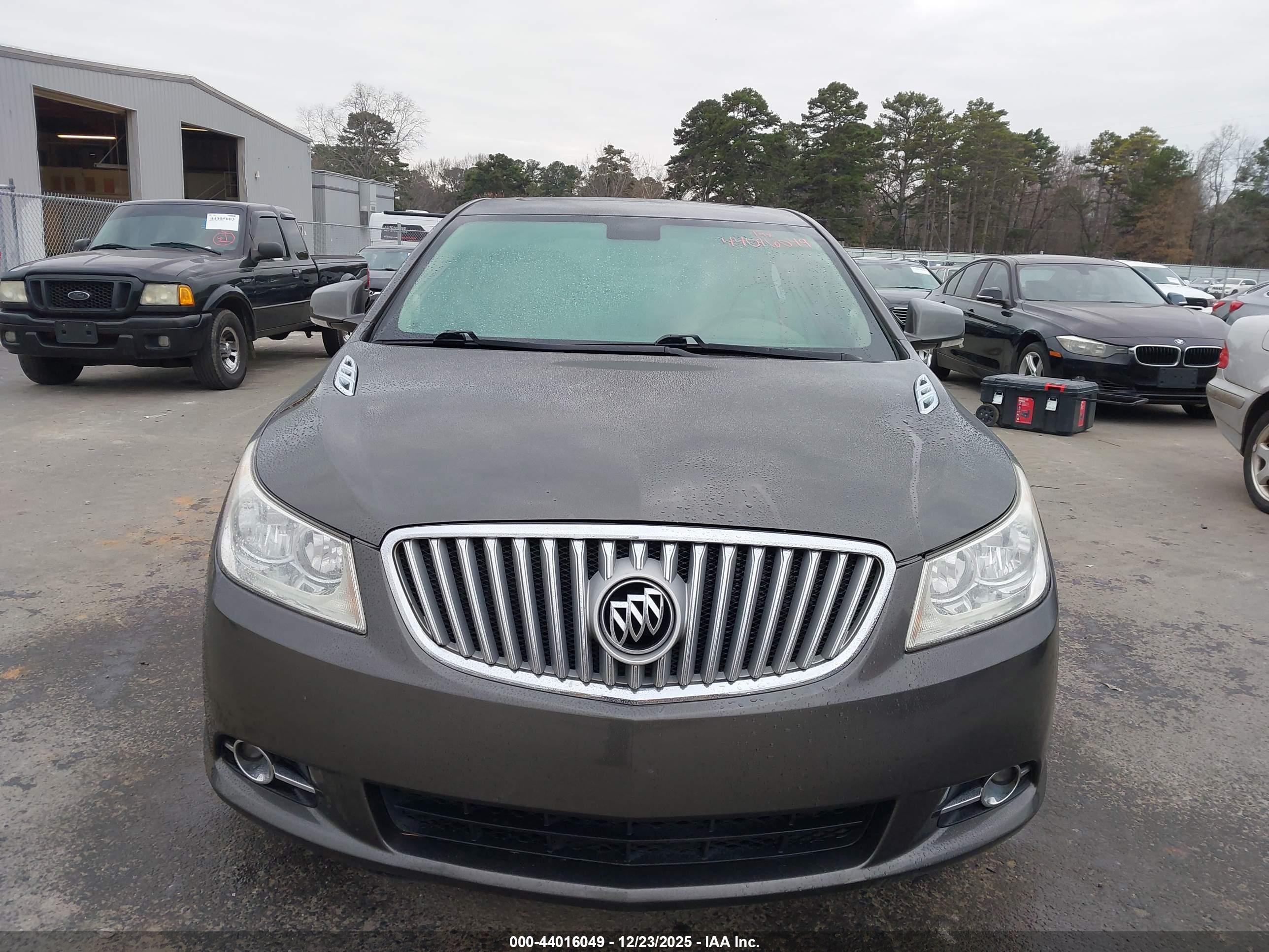BUICK LACROSSE image 6
