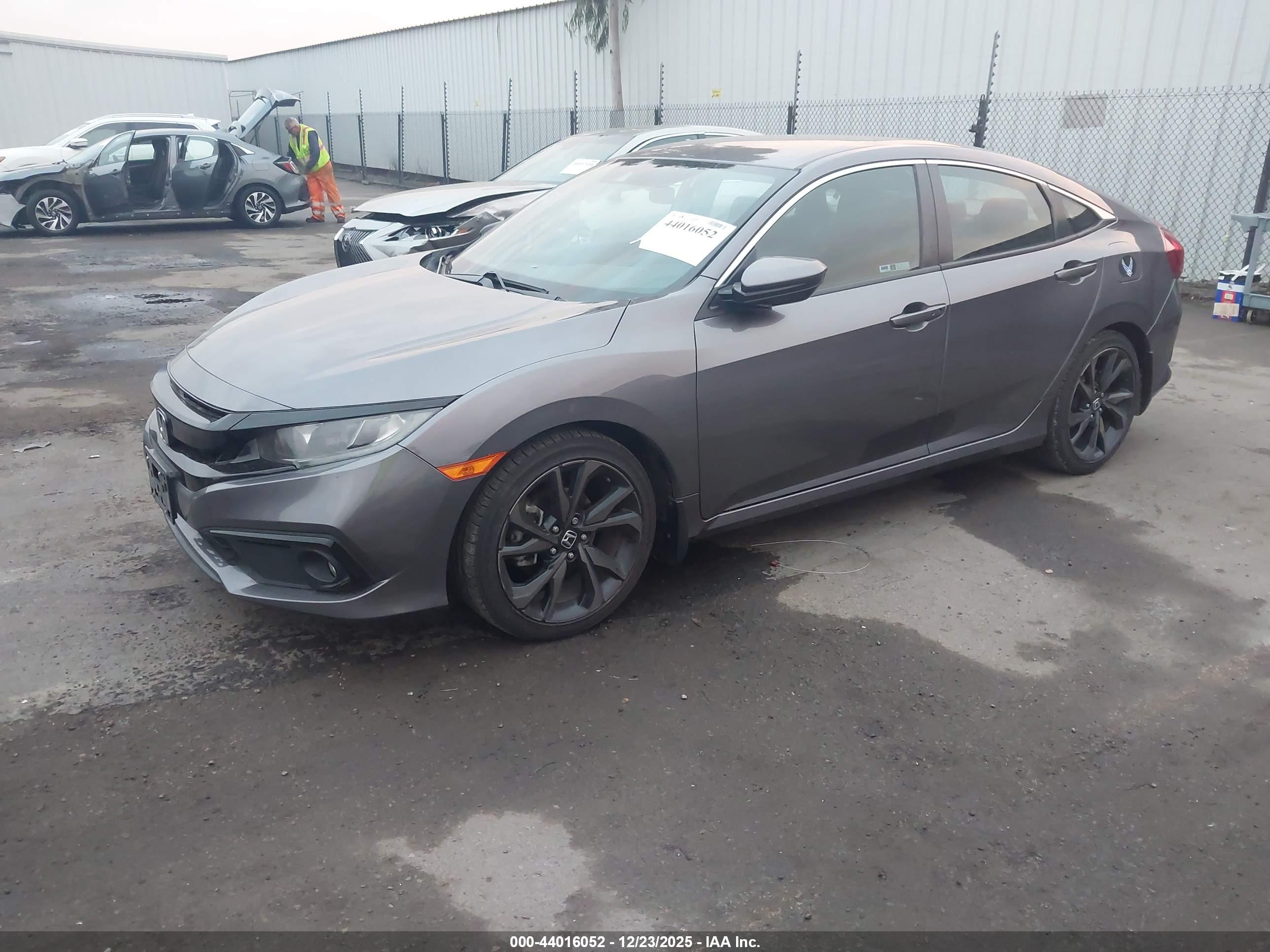 HONDA CIVIC image 2